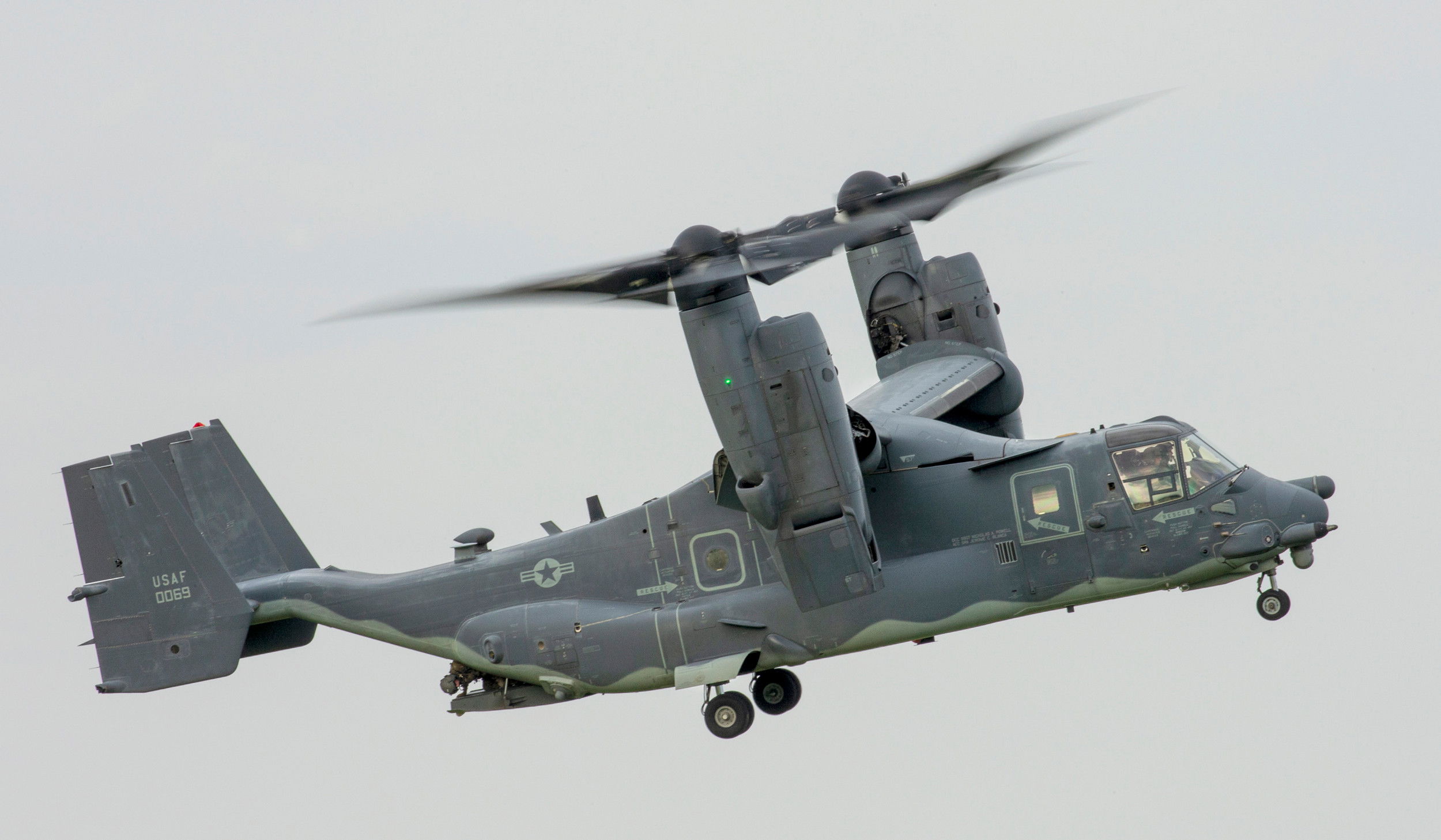Inmovilización de la flota mundial de V-22 Osprey tras el accidente mortal en Japón