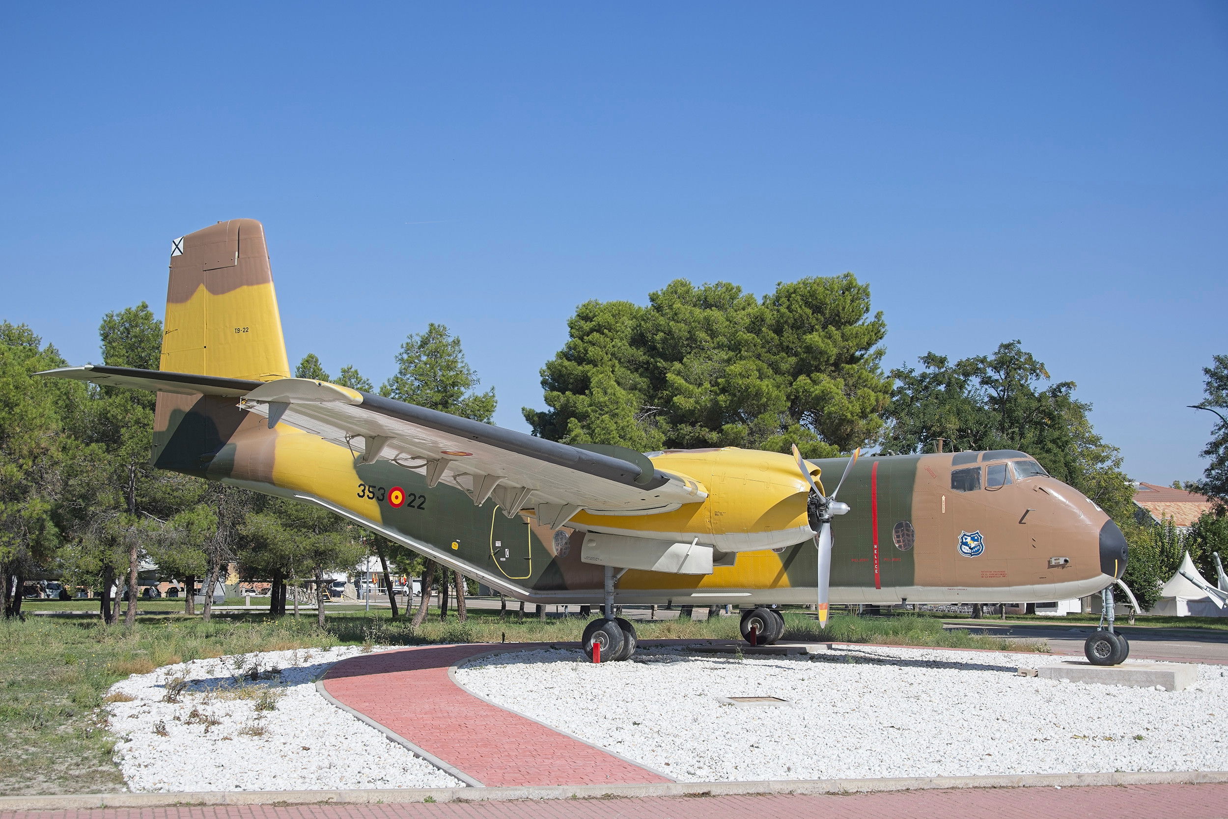 Caribou y CASA expuestos cerca de Madrid