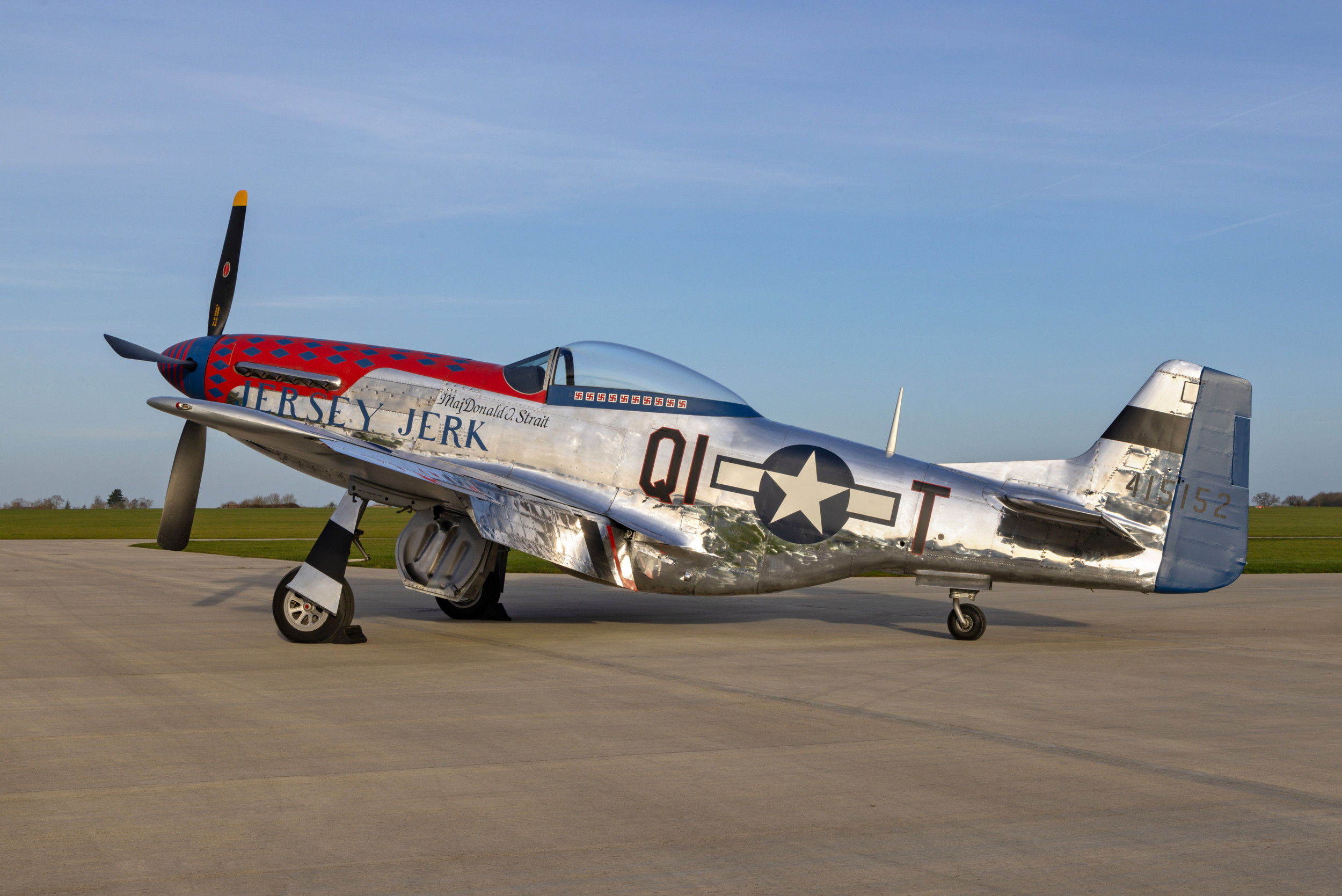 Mustang unveiled in new colours at Sywell