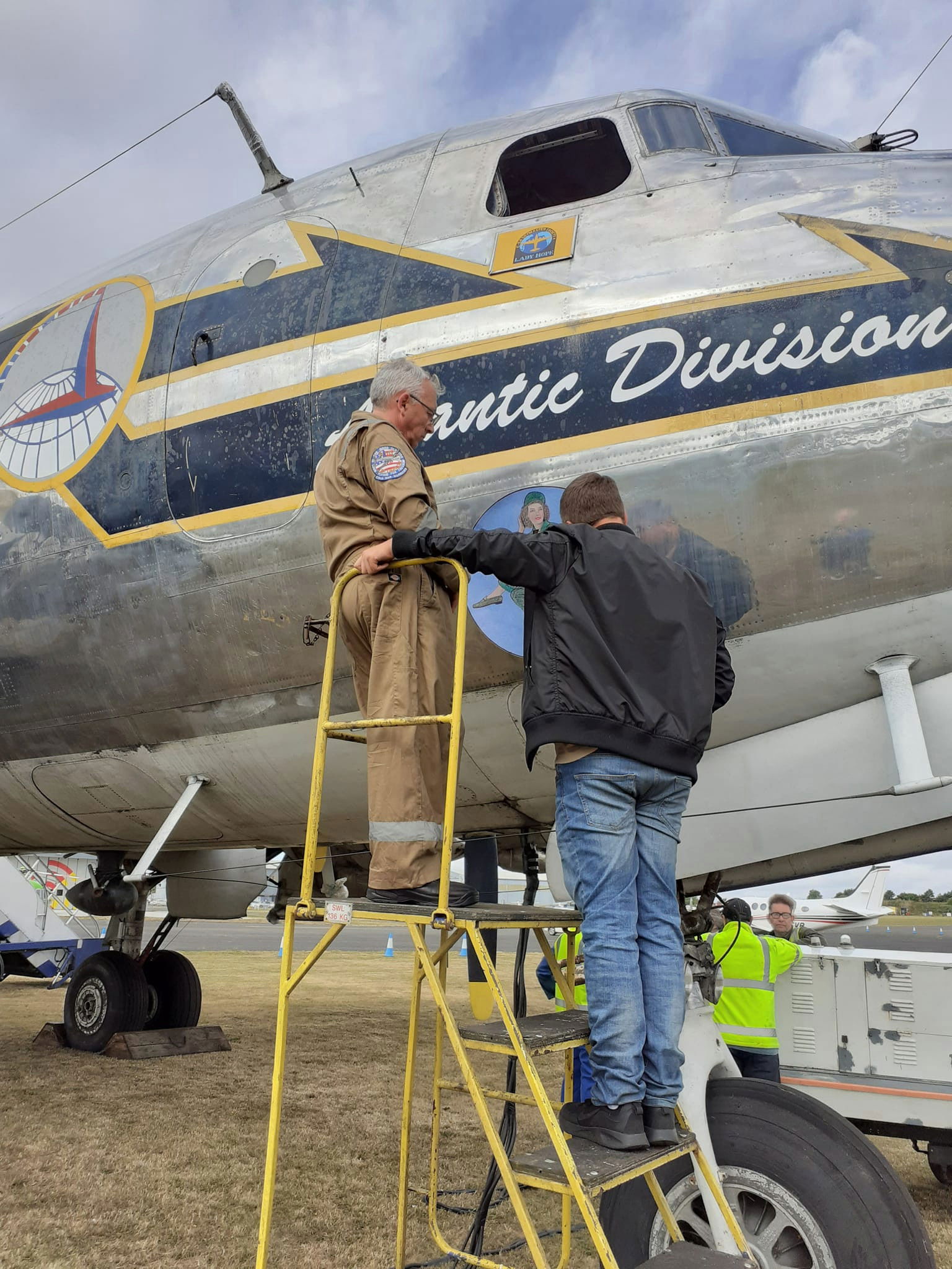 Save the Skymaster folds its wings