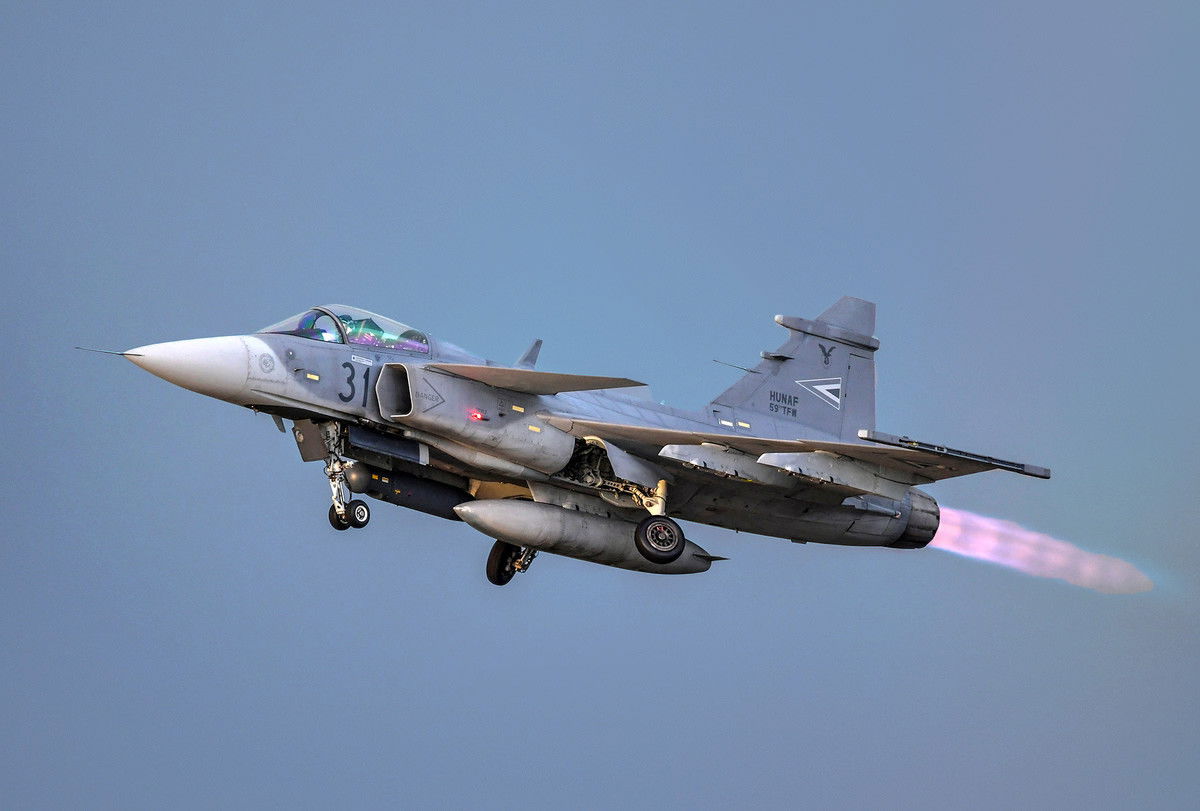 Hungary orders four more Gripen Cs