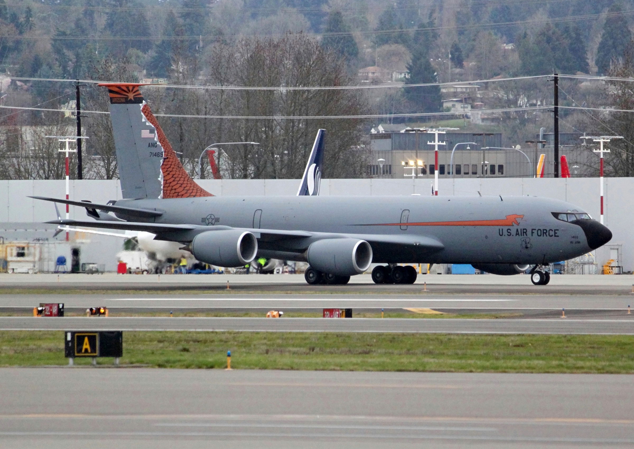 Arizona ANG’s snakelike KC-135R
