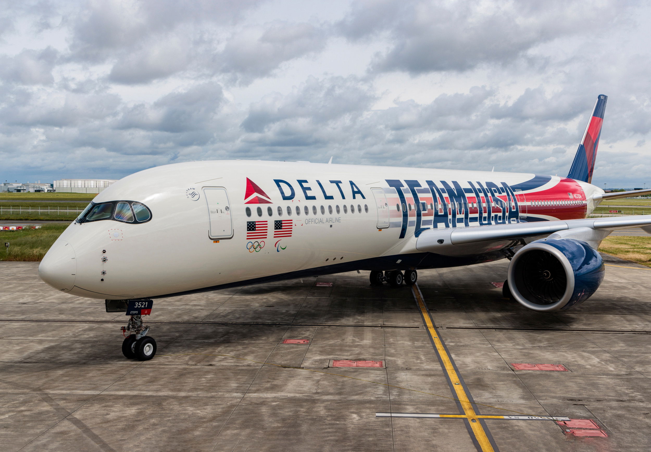 Delta Air Lines A350 delivered in Team USA scheme