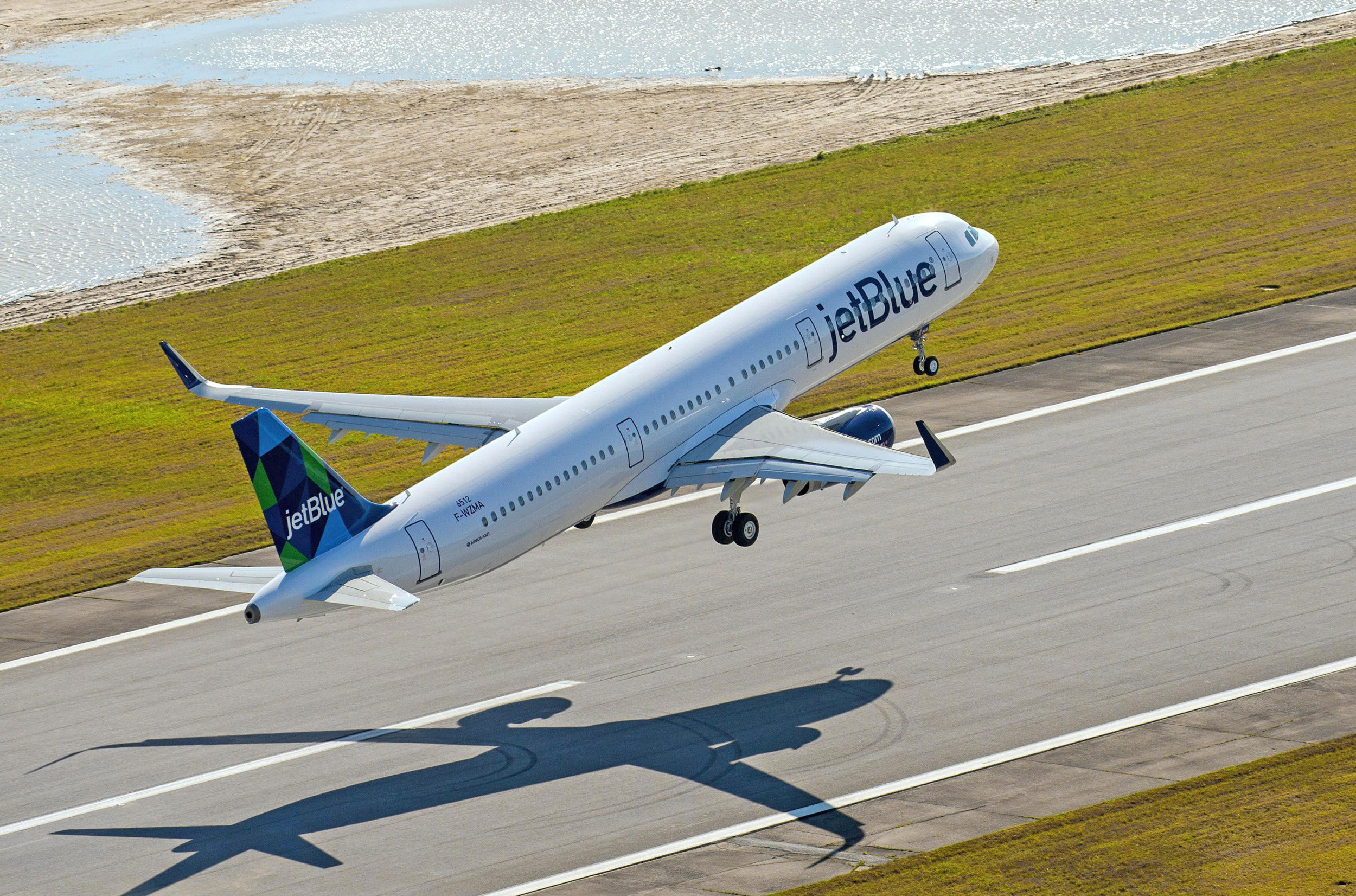 JetBlue looks to Long Island