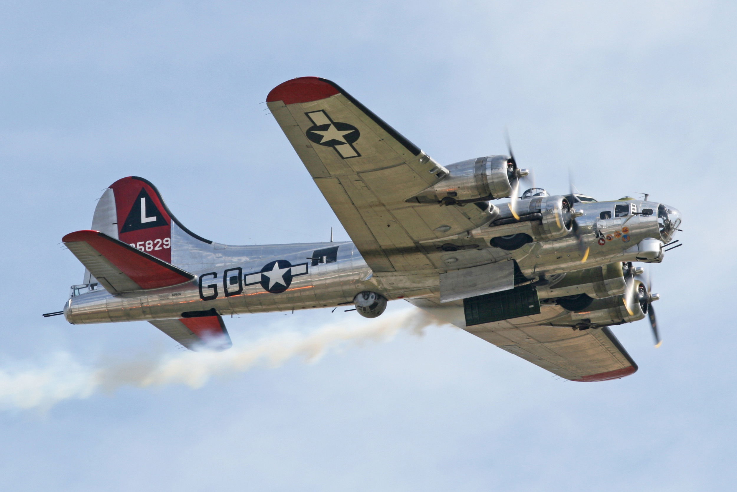 B-17 Flying Fortress Yankee Lady changes hands