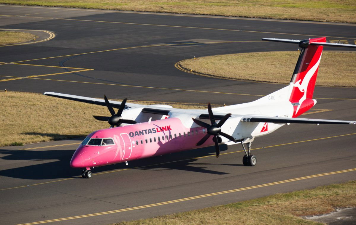 Qantas buys Dash 8-Q400s to replace older models