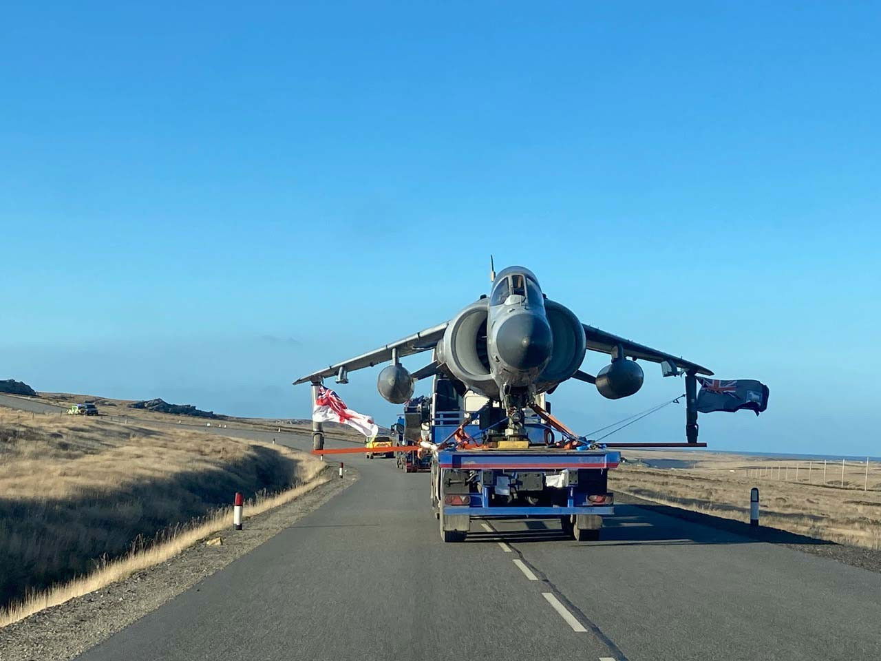 Sea Harrier and Lynx arrive in Falklands for display