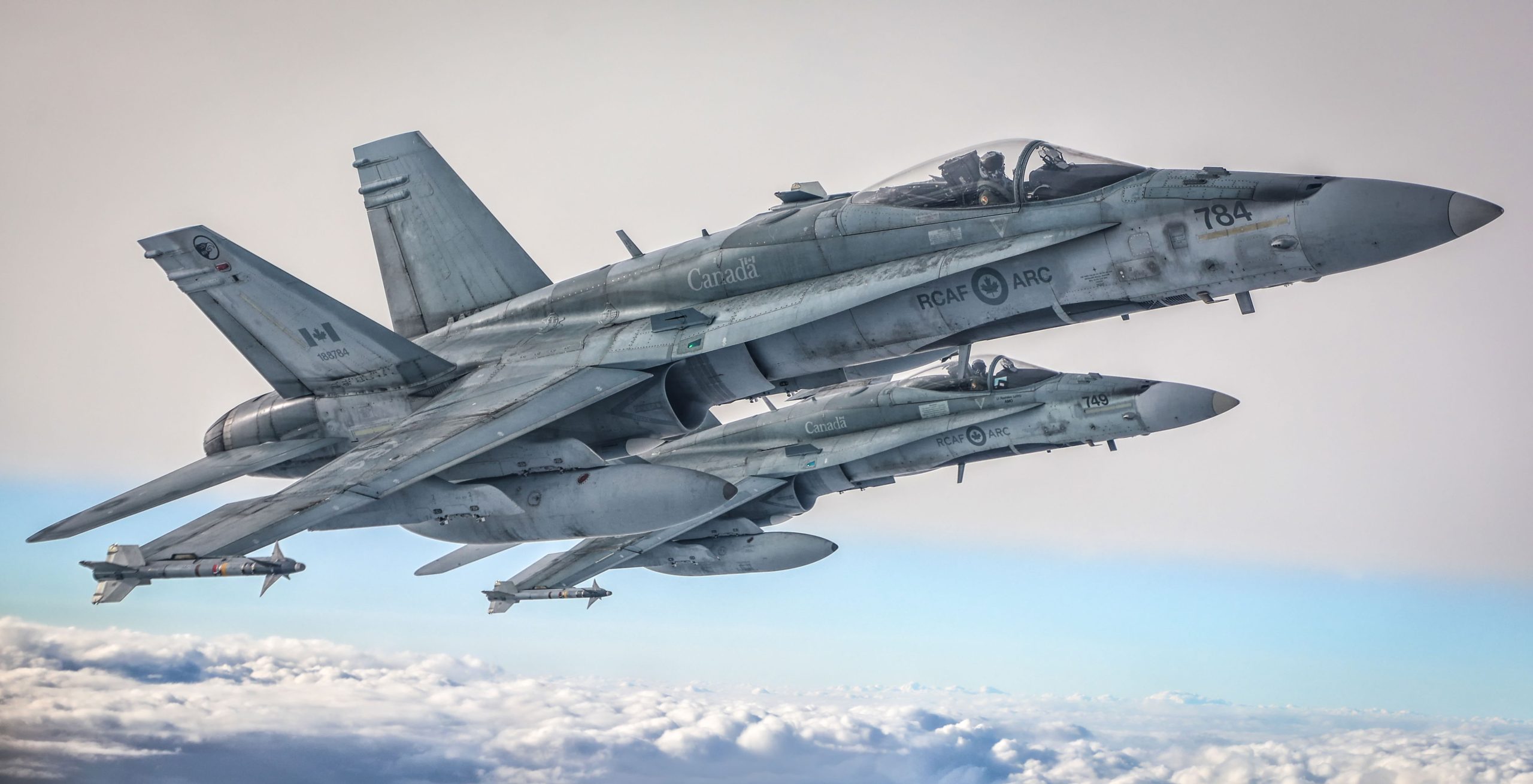 Canada future fighter contest now a two-horse race