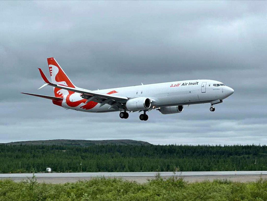 Air Inuit welcomes first Boeing 737-800SF