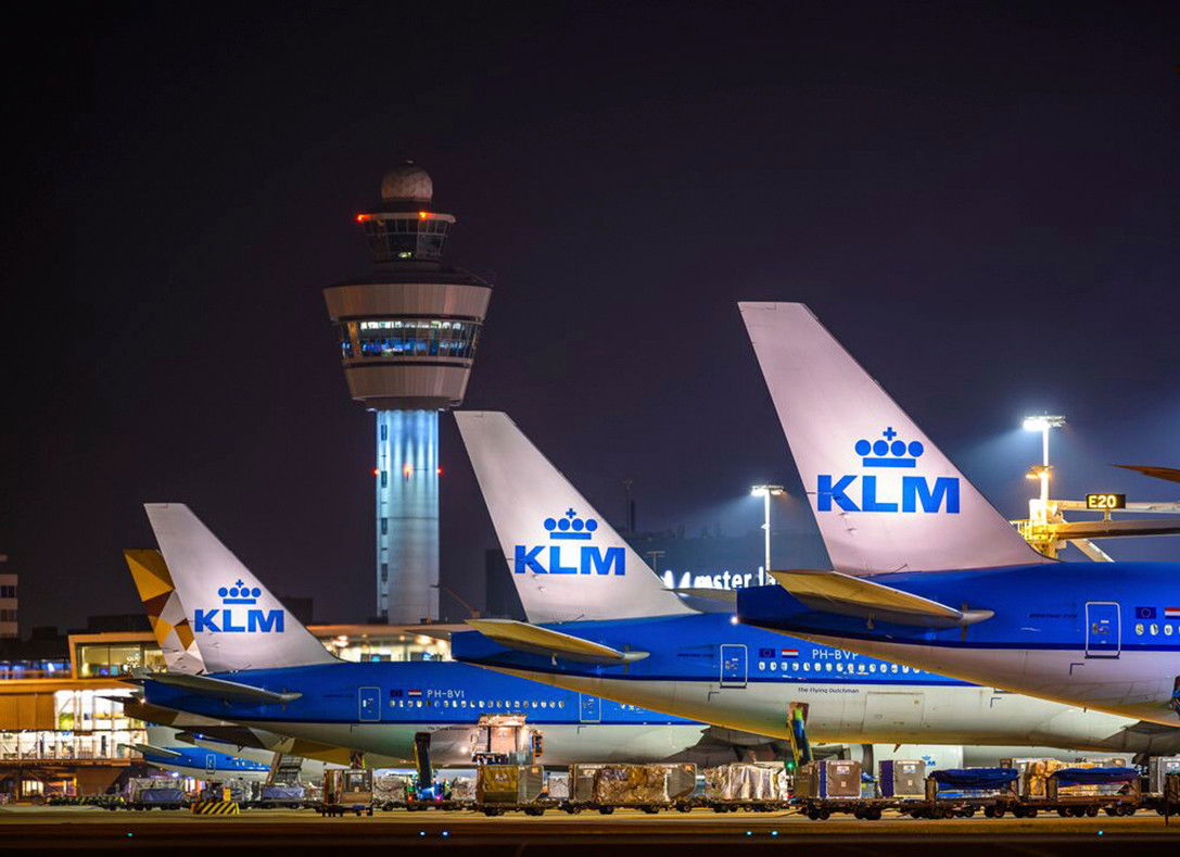 KLM Group profits nosedive