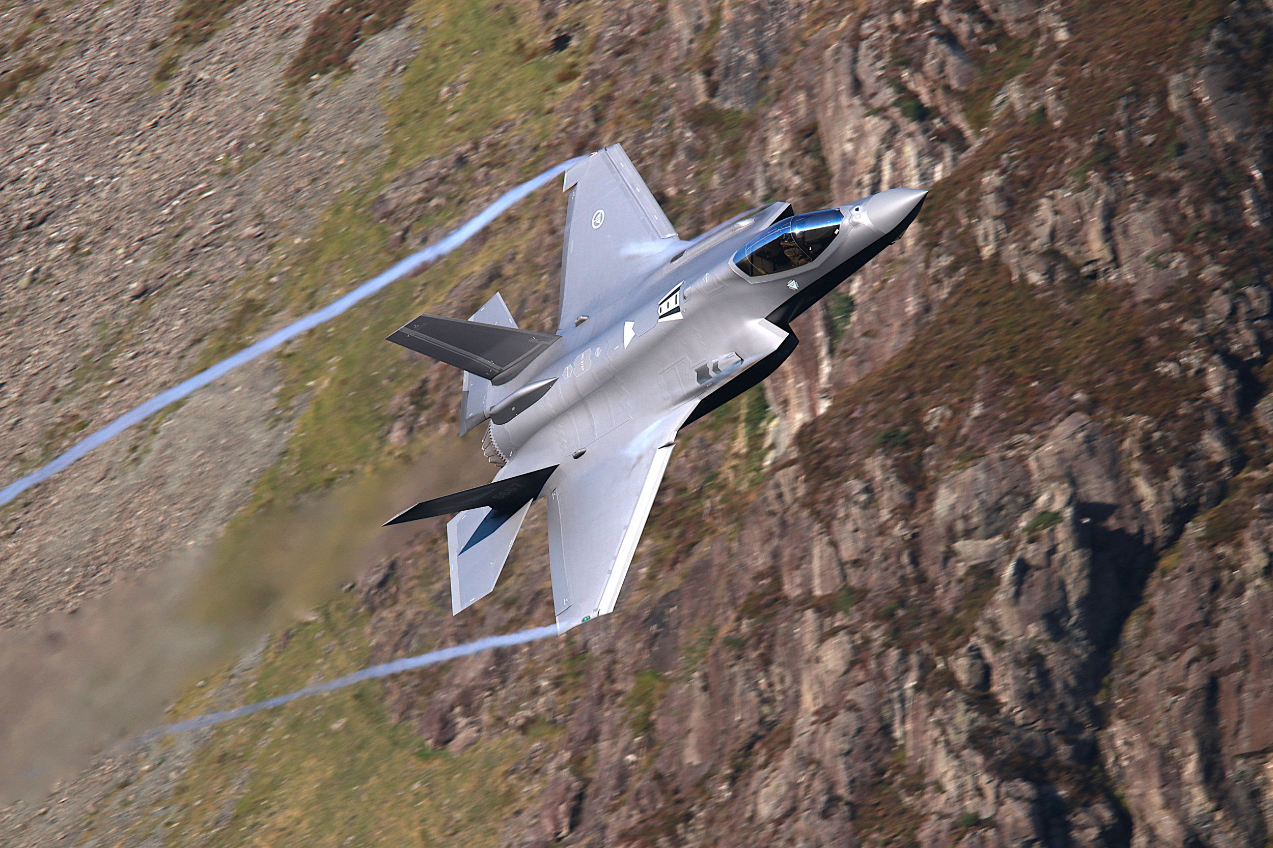 GALLERY: Norwegian F-35s low level in the Lake District