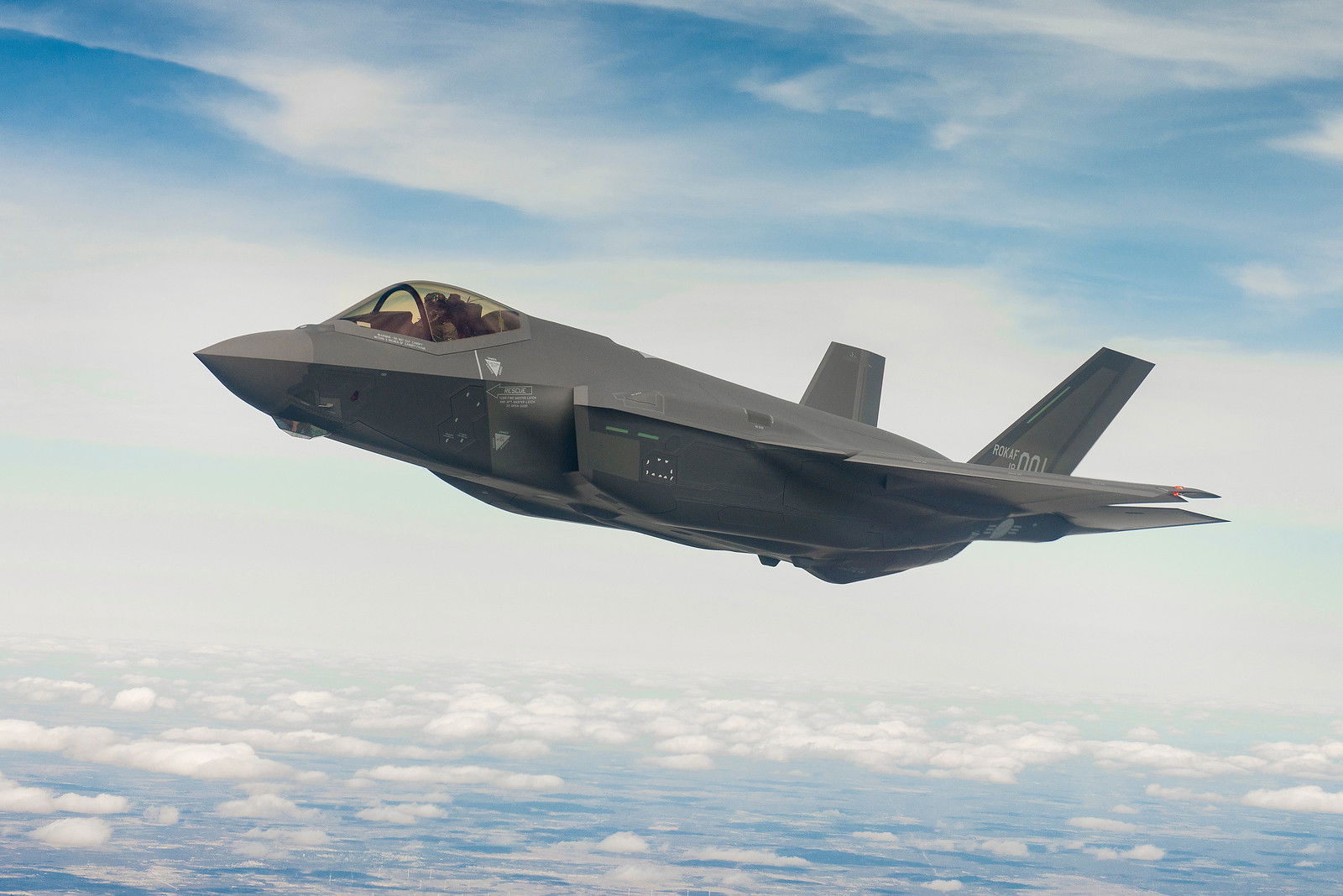 Corea del Sur pone en tierra la flota de F-35A tras un aterrizaje en el vientre