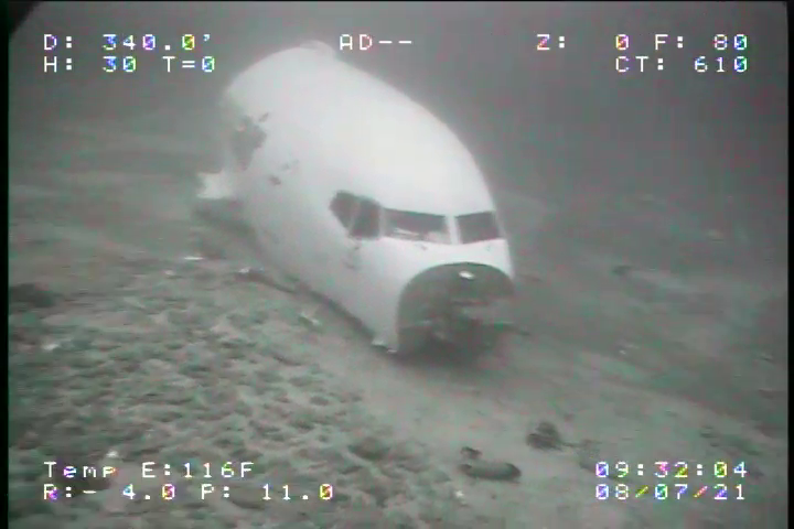 PICTURES: Ditched Hawaii Boeing 737 on sea floor