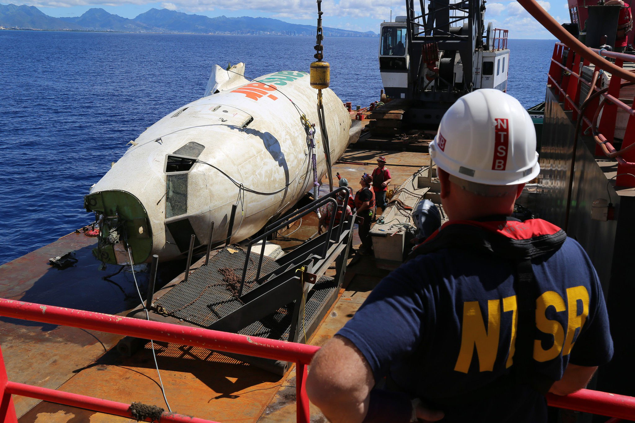 Ditched Transair 737 recovered from ocean floor