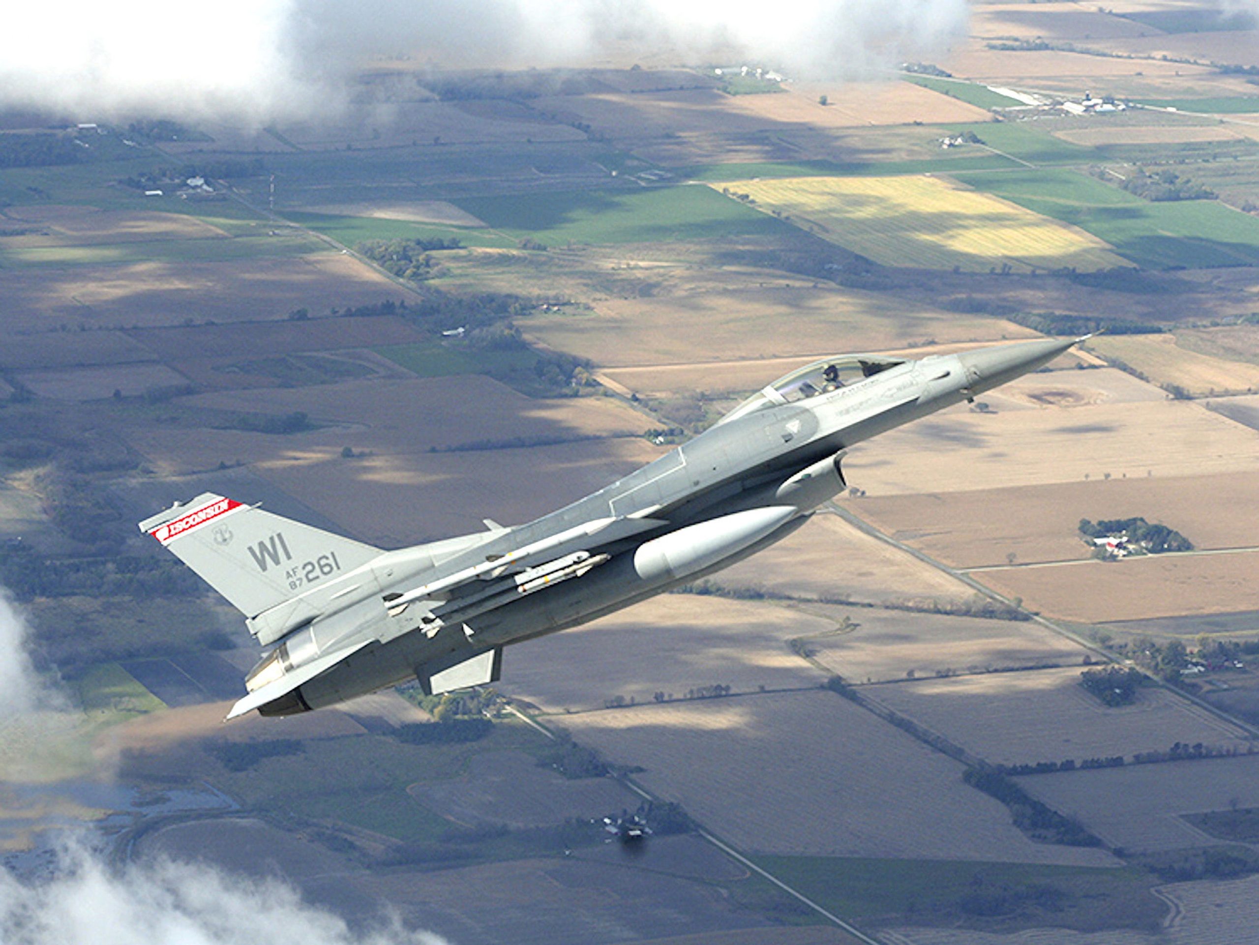 Report claims spatial disorientation caused Michigan F-16C crash