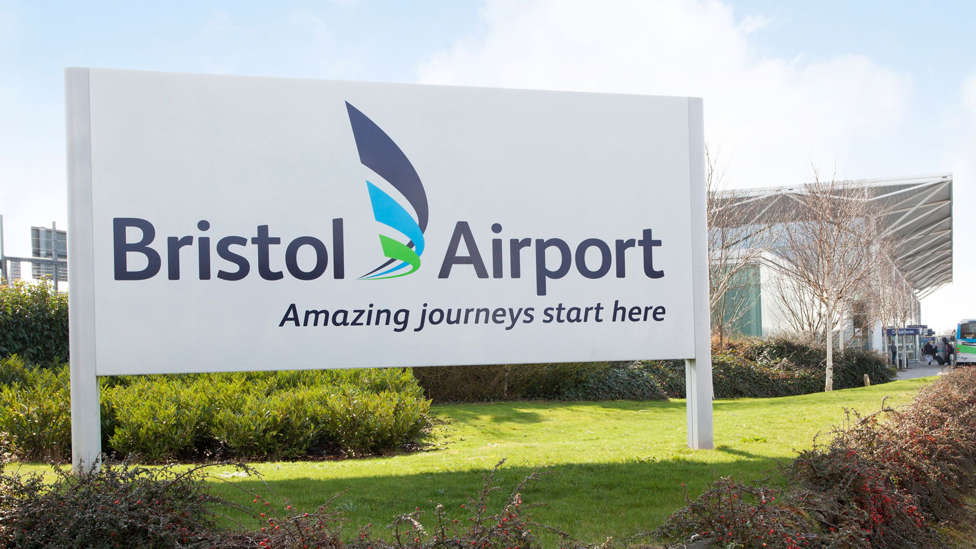 Bristol trials electric airside bus