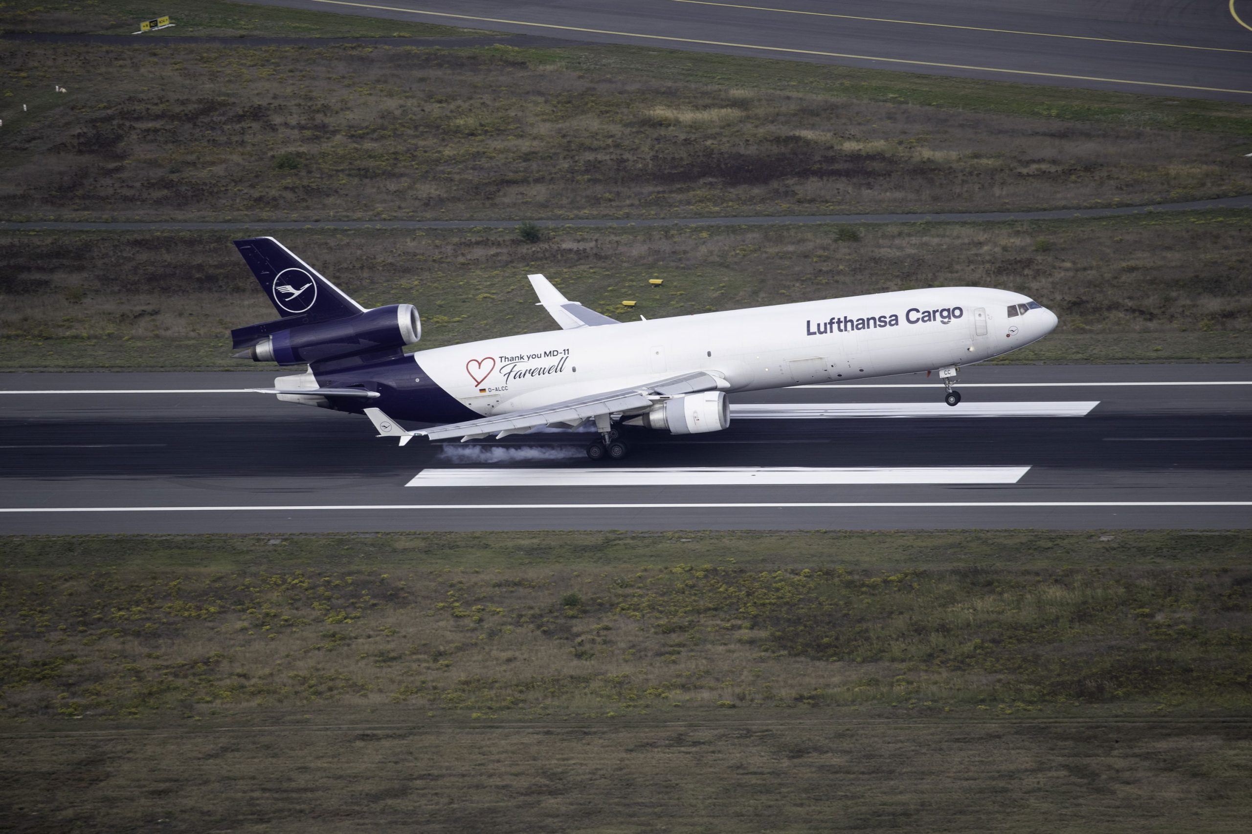 EN IMÁGENES: Lufthansa Cargo retira el último MD-11F