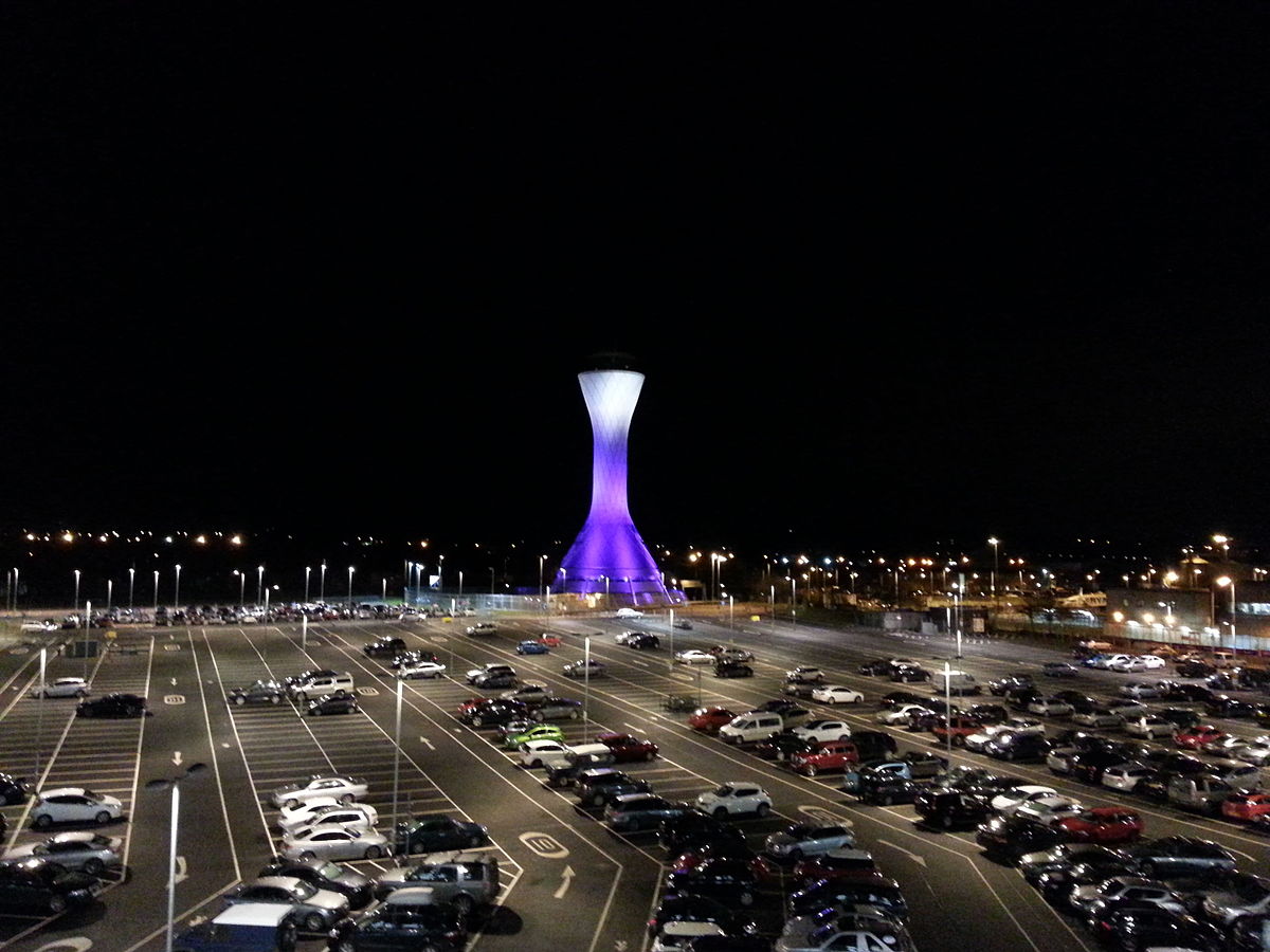 El sector de la aviación pide al gobierno escocés que aborde los elevados costes de las pruebas