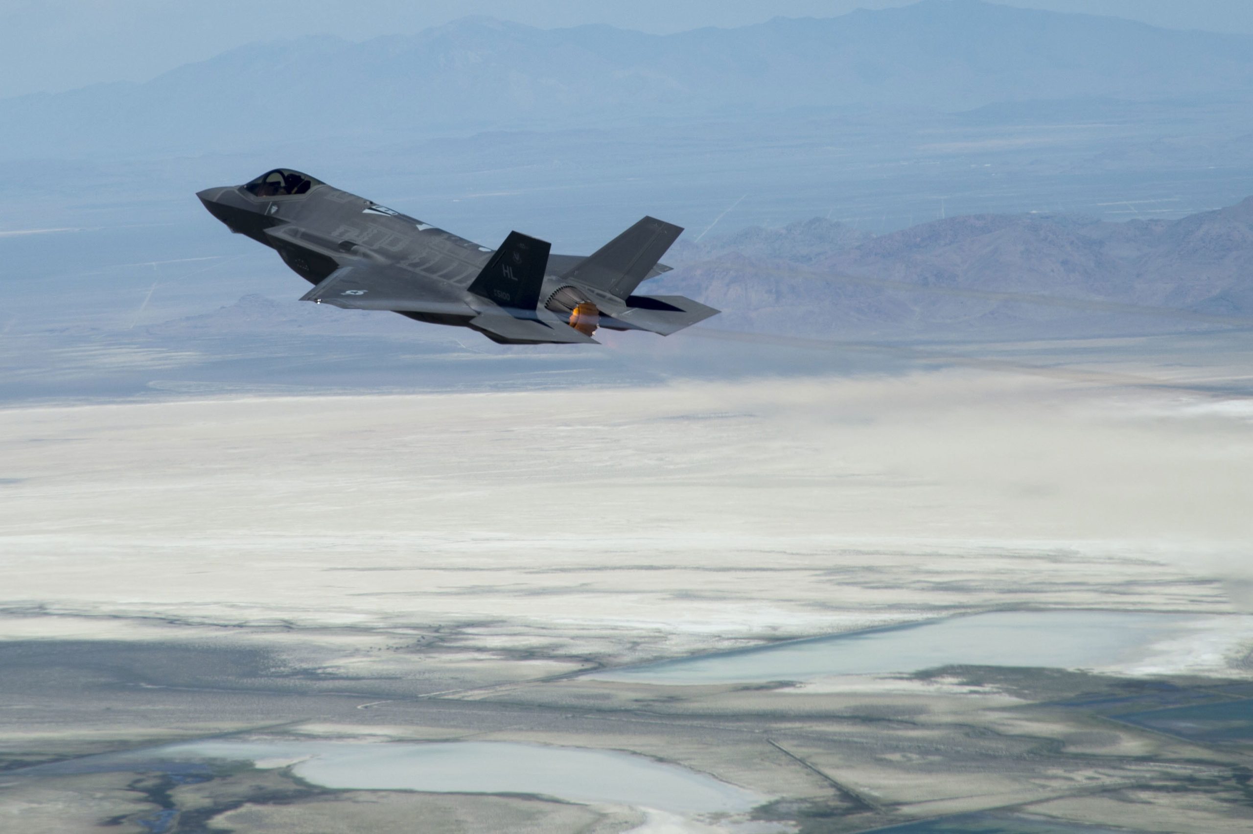 Switzerland selects F-35 as new fighter