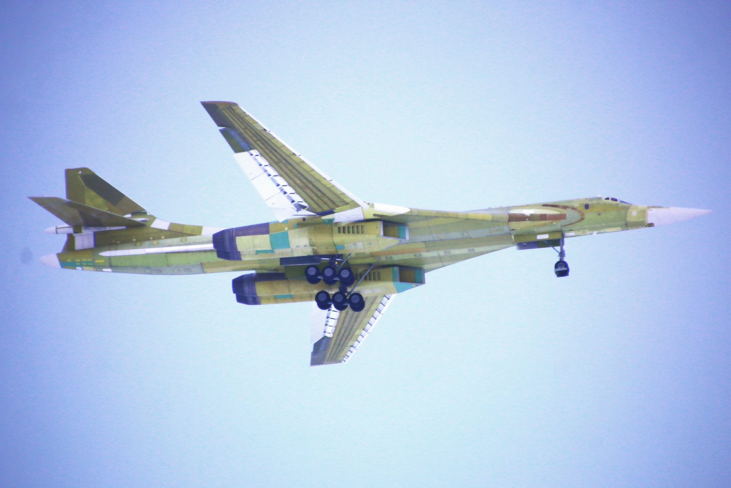 Russia’s first new production Tu-160M takes flight