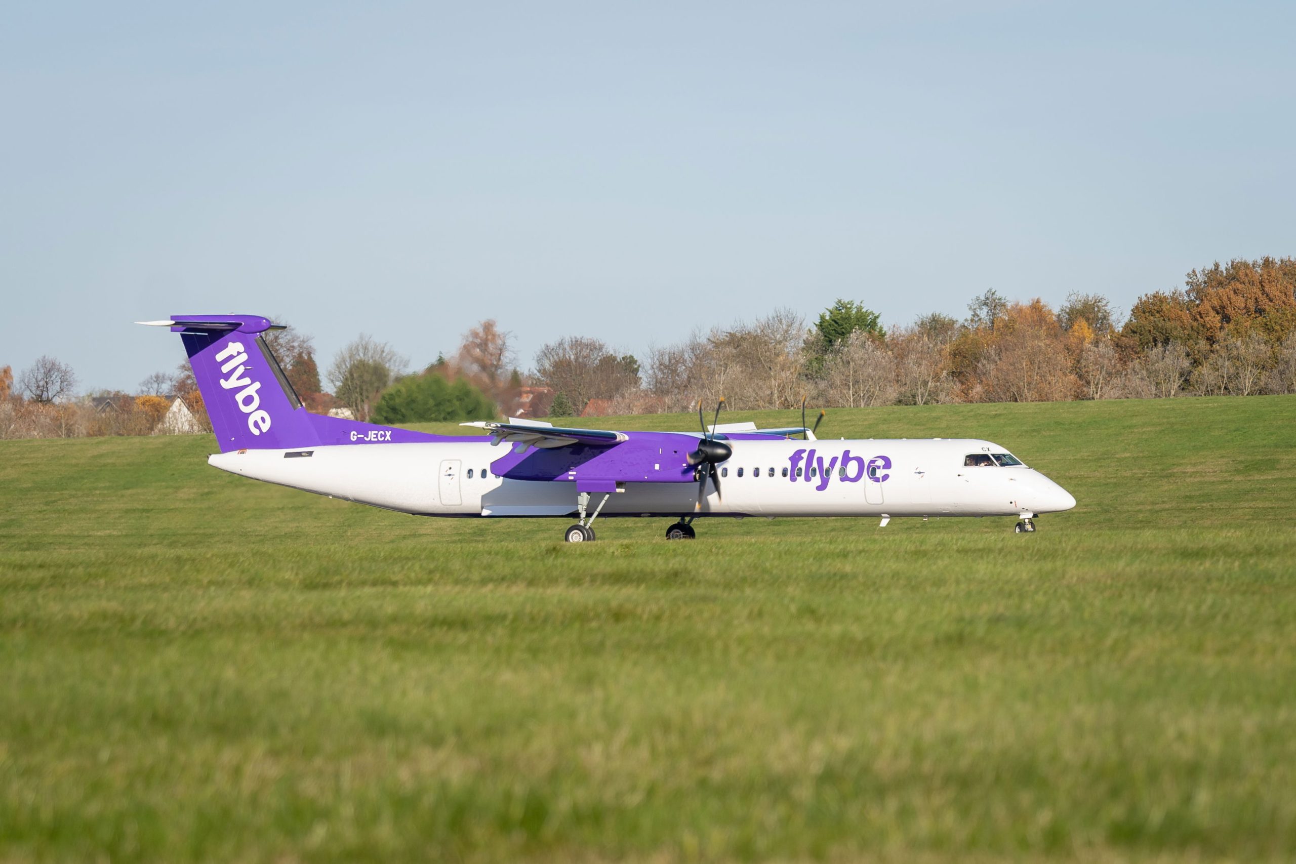Relaunched Flybe accepts first Dash 8-400