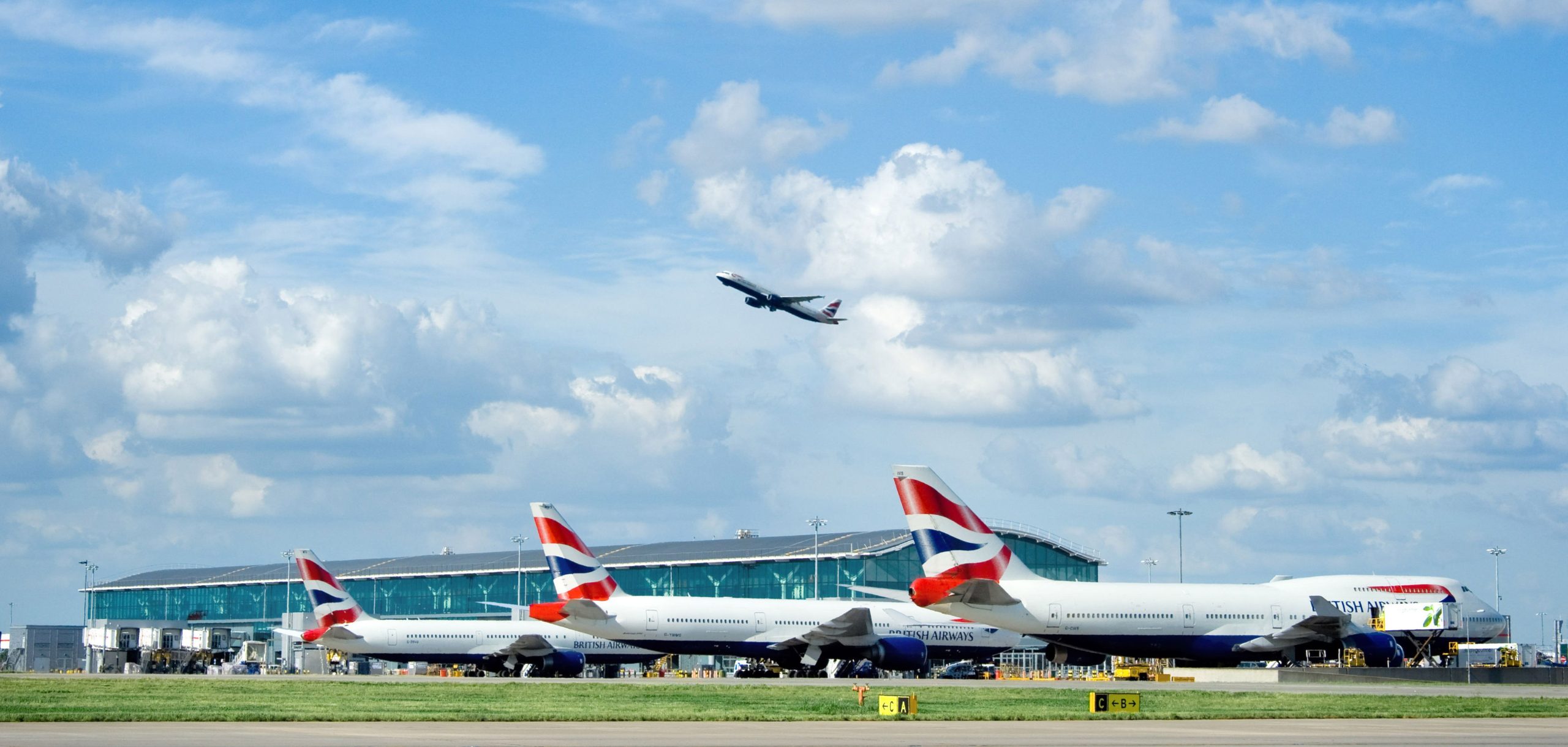 Airlines hail ‘landmark day’ as UK moves to scrap Covid travel testing