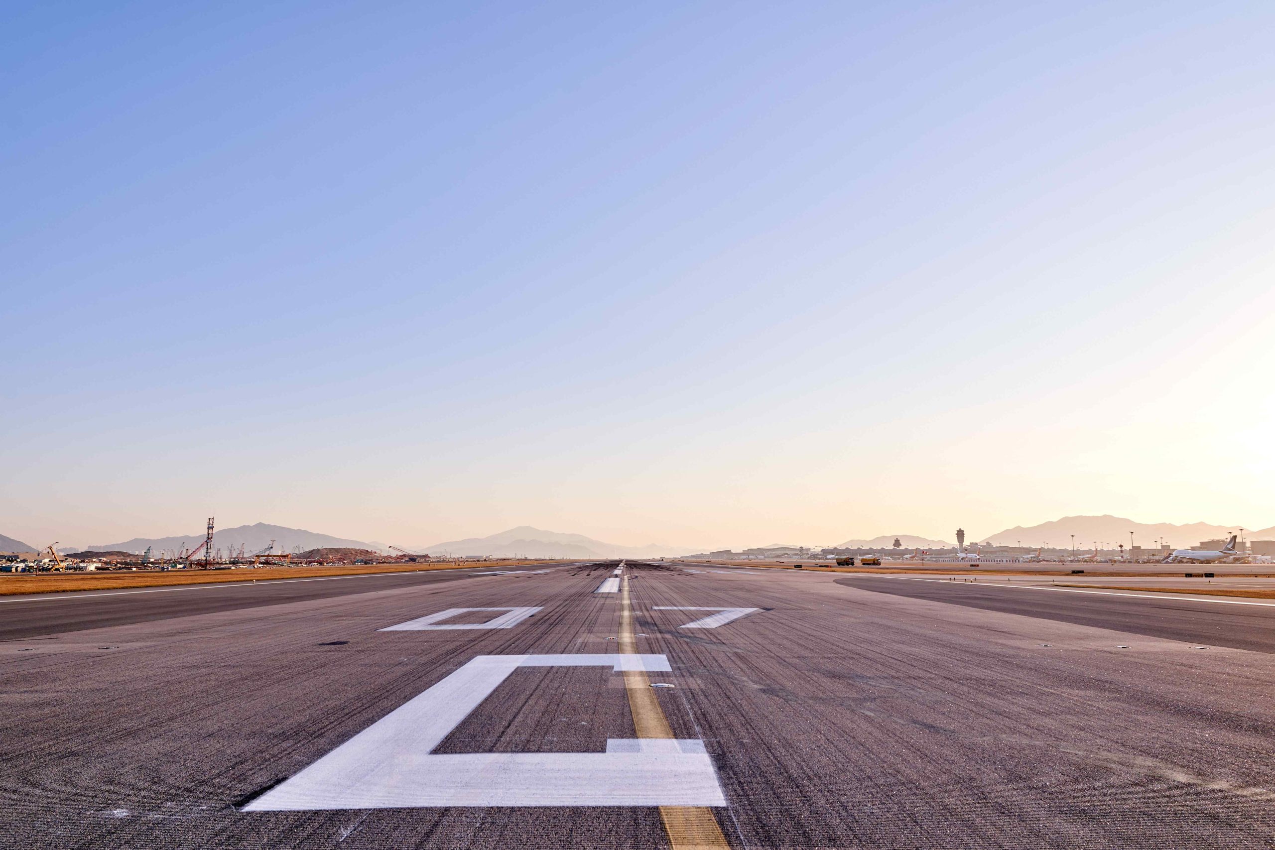 HKIA moves towards 3RS