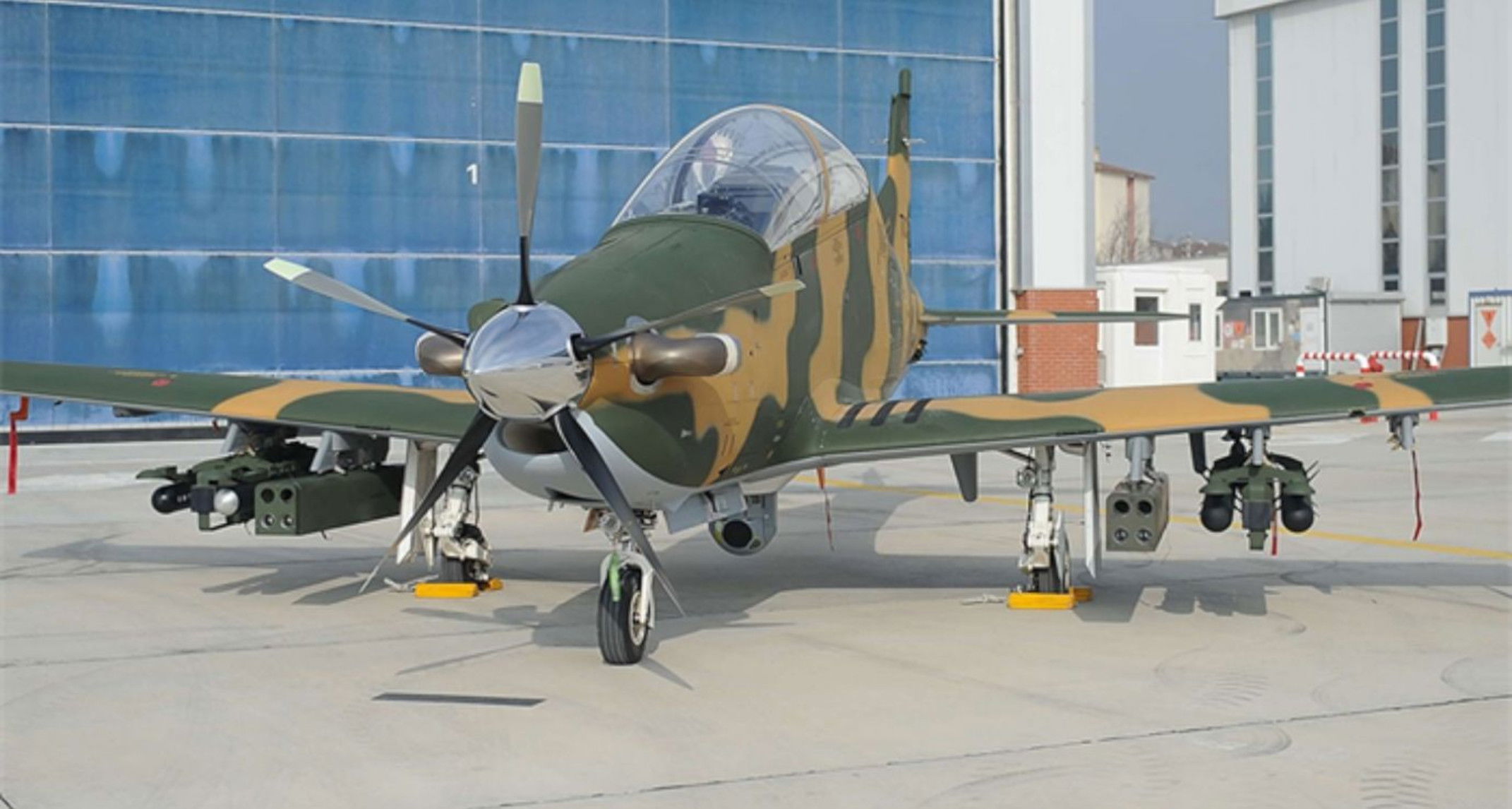 Libia pide a Hurkus C