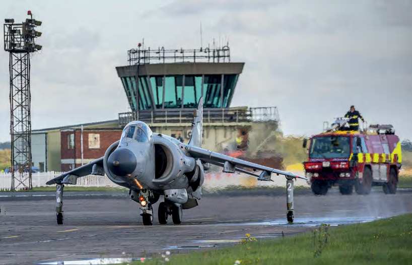 El Sea Harrier se desplaza por sus propios medios tras los trabajos de restauración