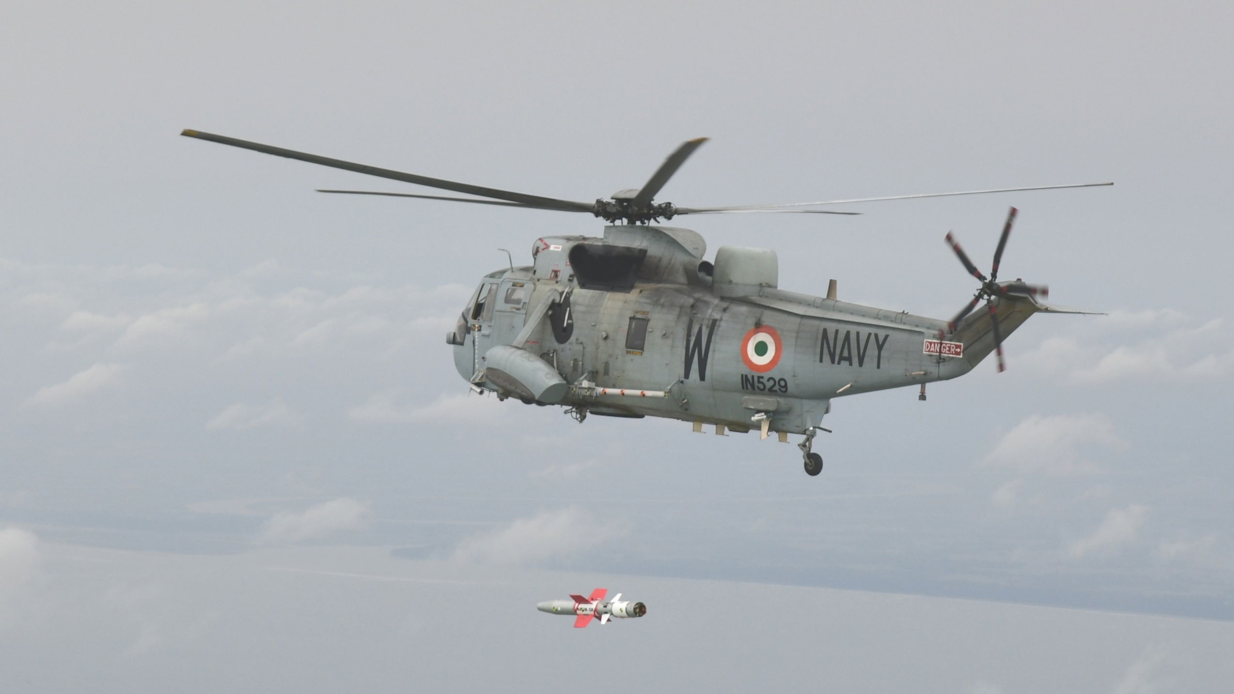 La India prueba un misil naval antibuque autóctono