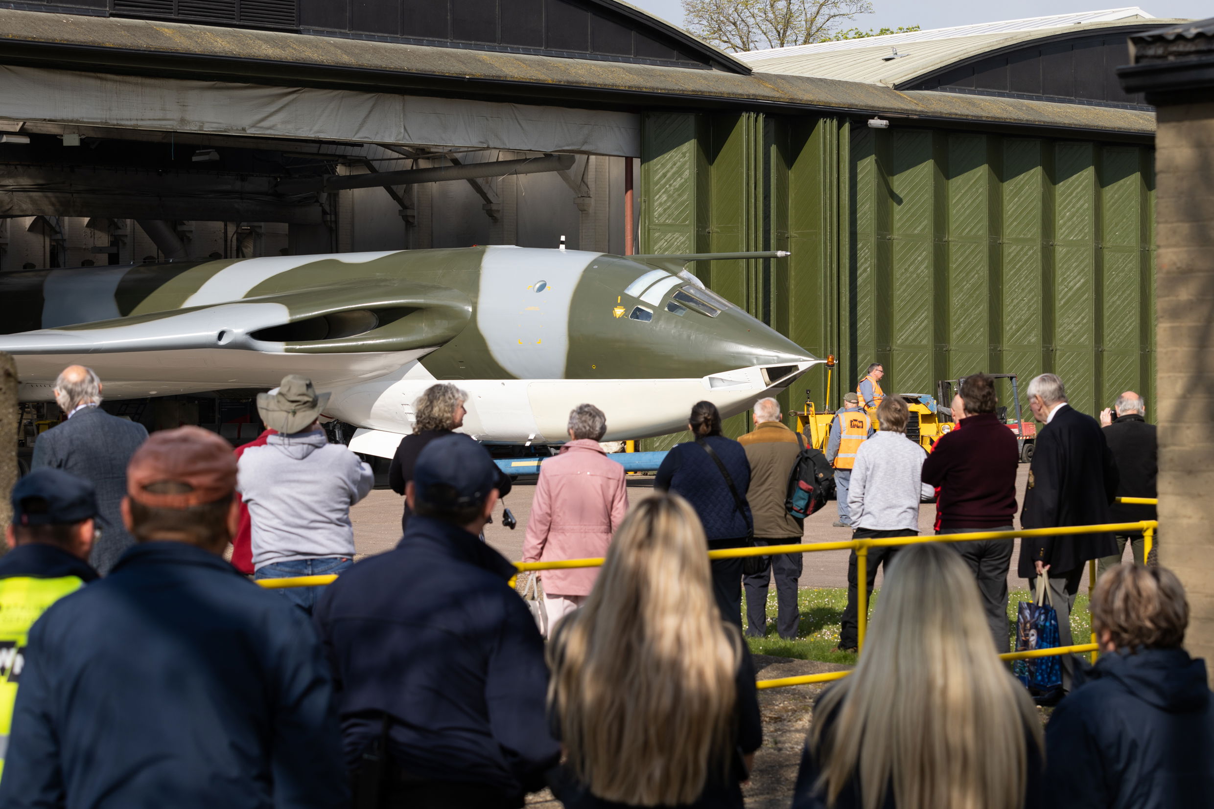 Duxford Victor pintado y trasladado al nuevo hangar