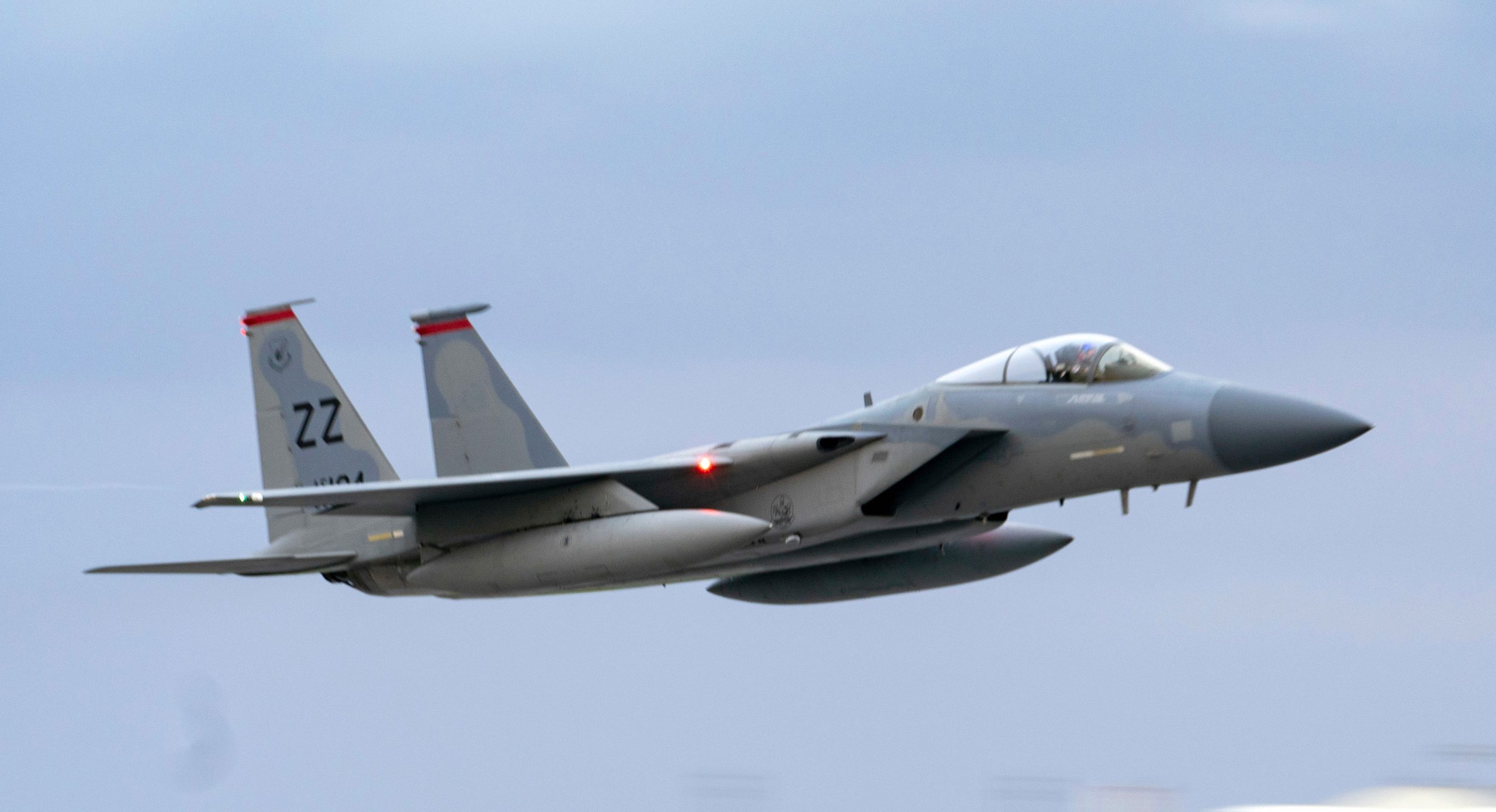 Las primeras águilas de la USAF abandonan Kadena