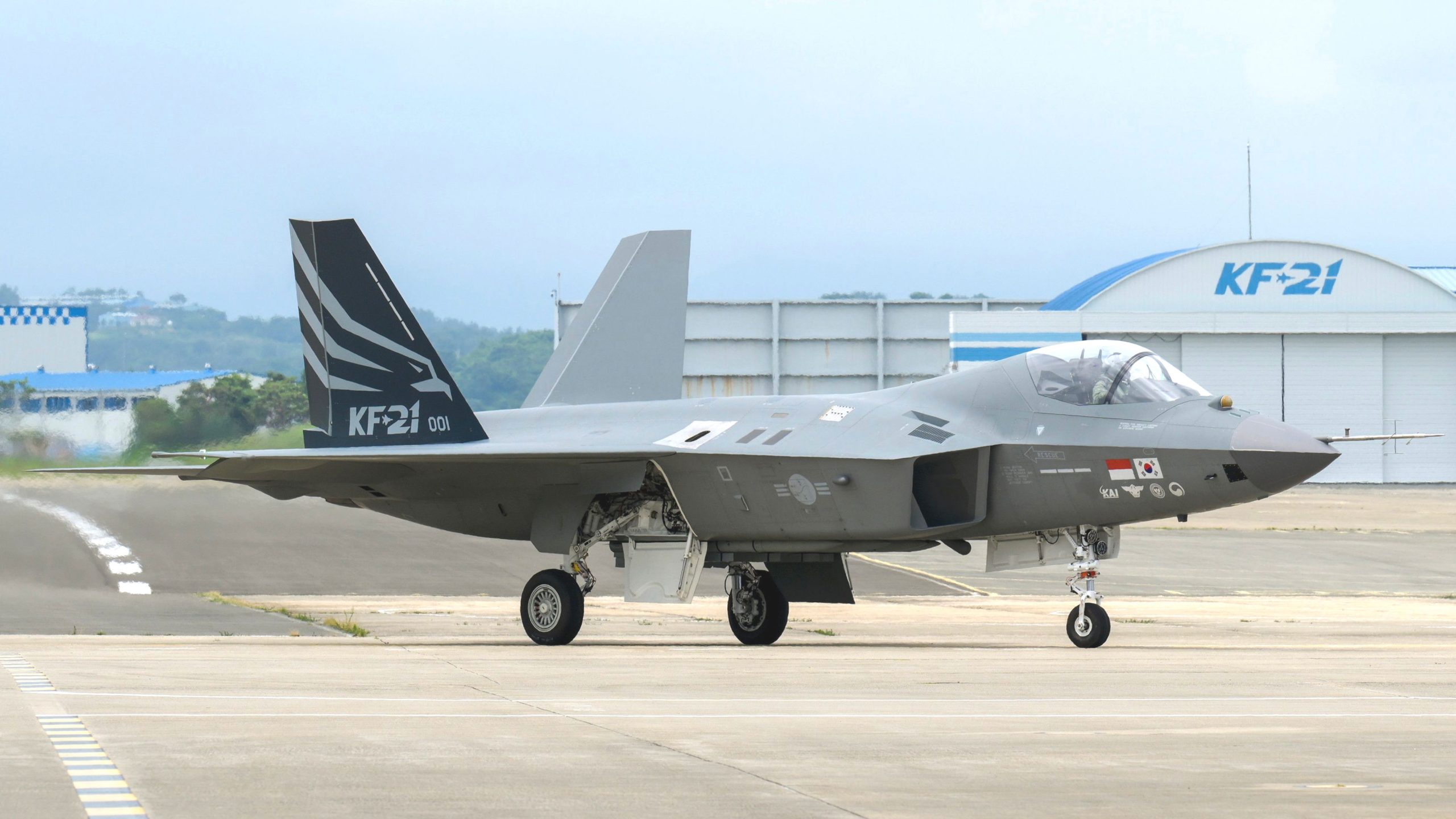 KAI's KF-21 fighter prototype begins taxi tests