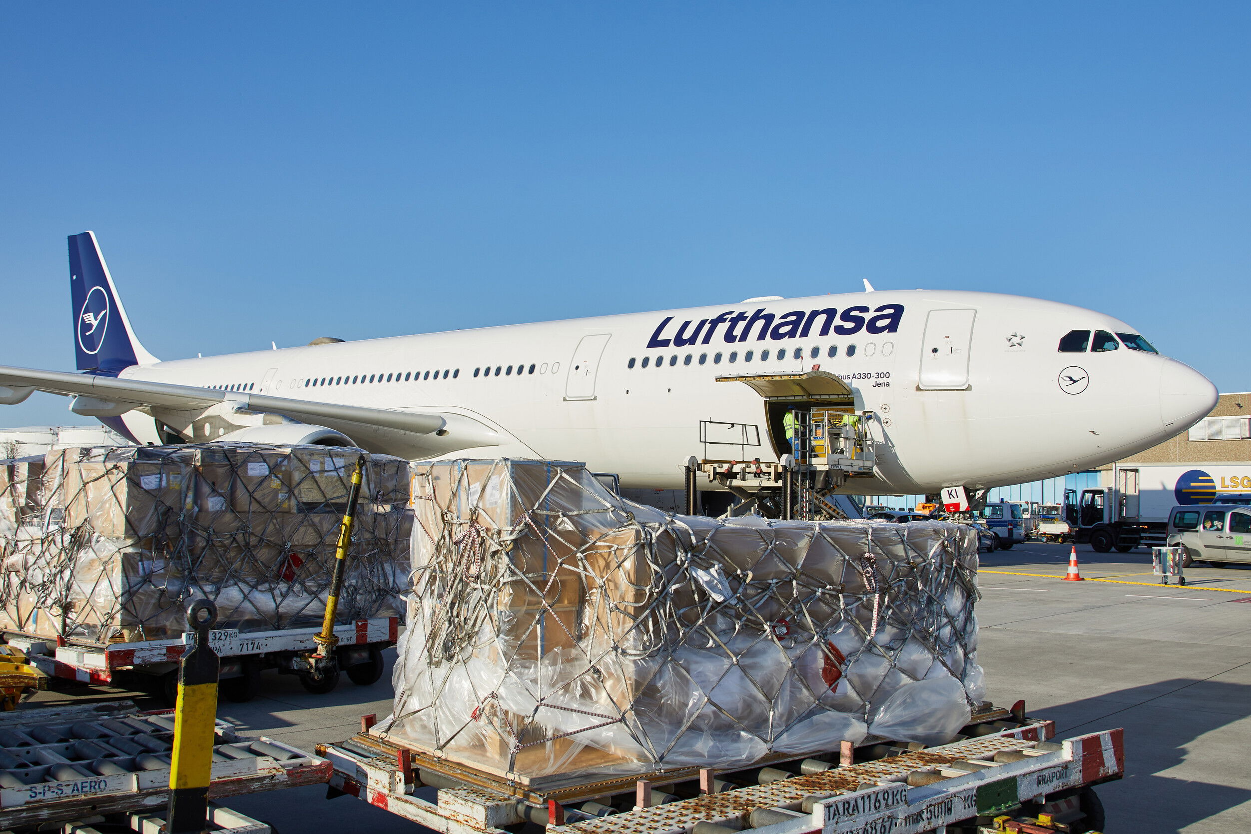 Lufthansa extends contract with WFS in Ireland