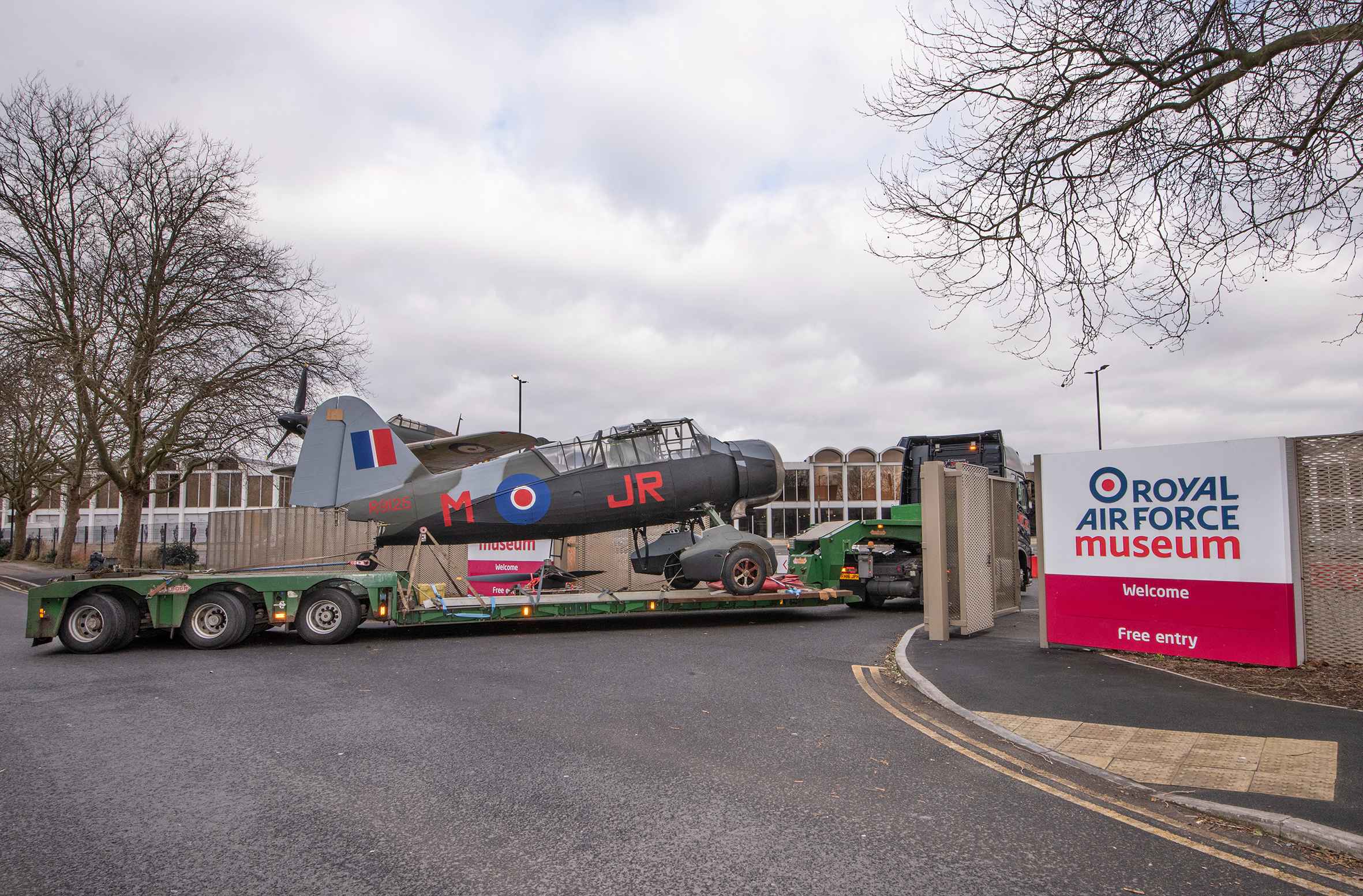 Aviones de la Segunda Guerra Mundial restaurados con técnicas de dopaje originales
