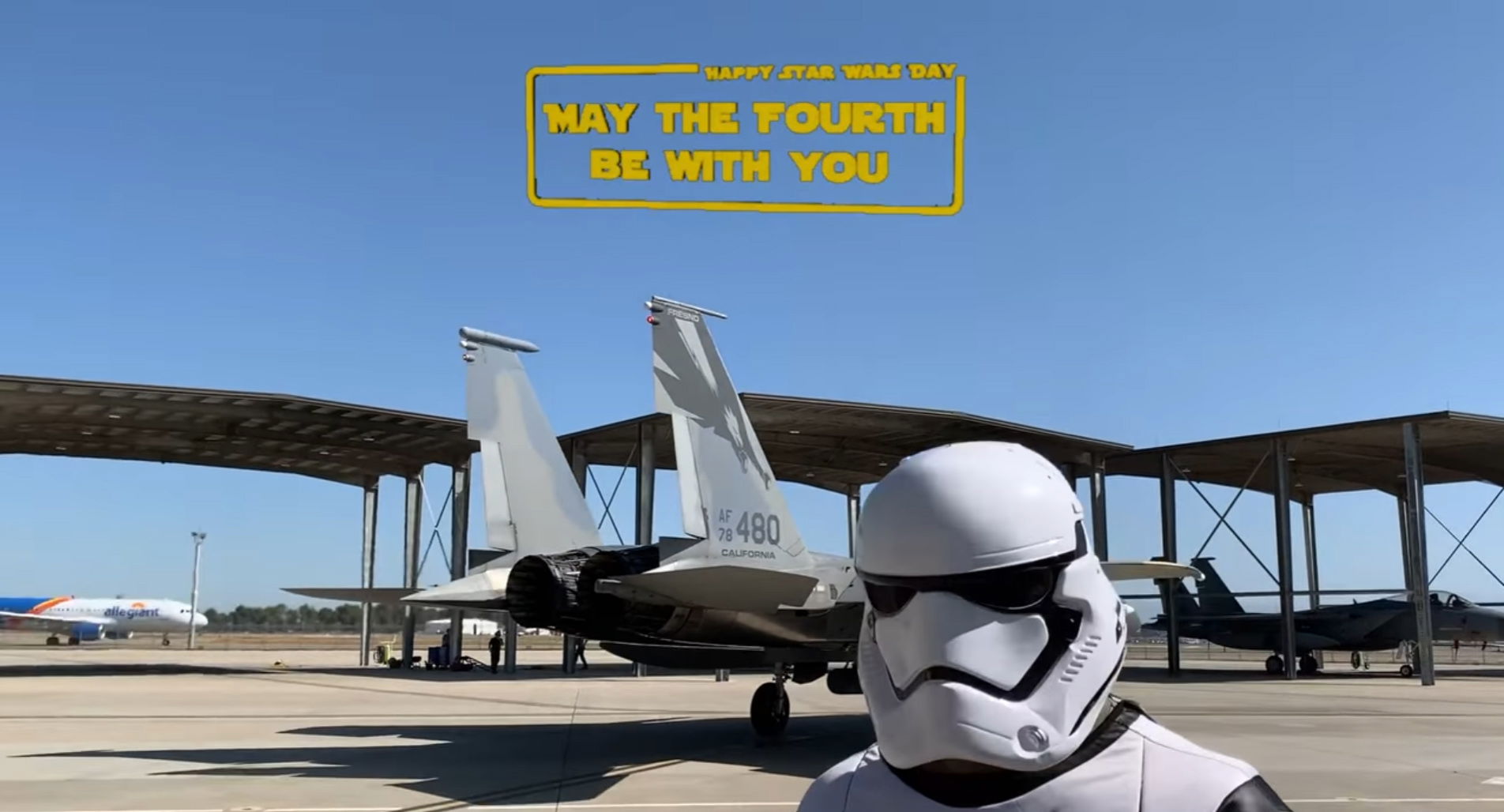 Un "soldado de asalto" de Star Wars se pone al frente de un F-15