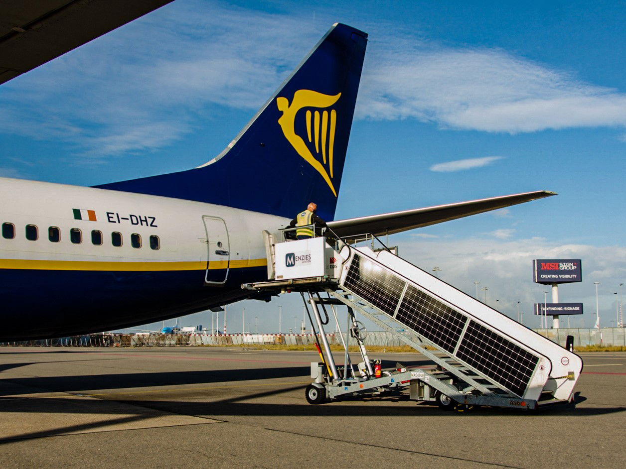 Menzies delivers electric turnarounds for Ryanair