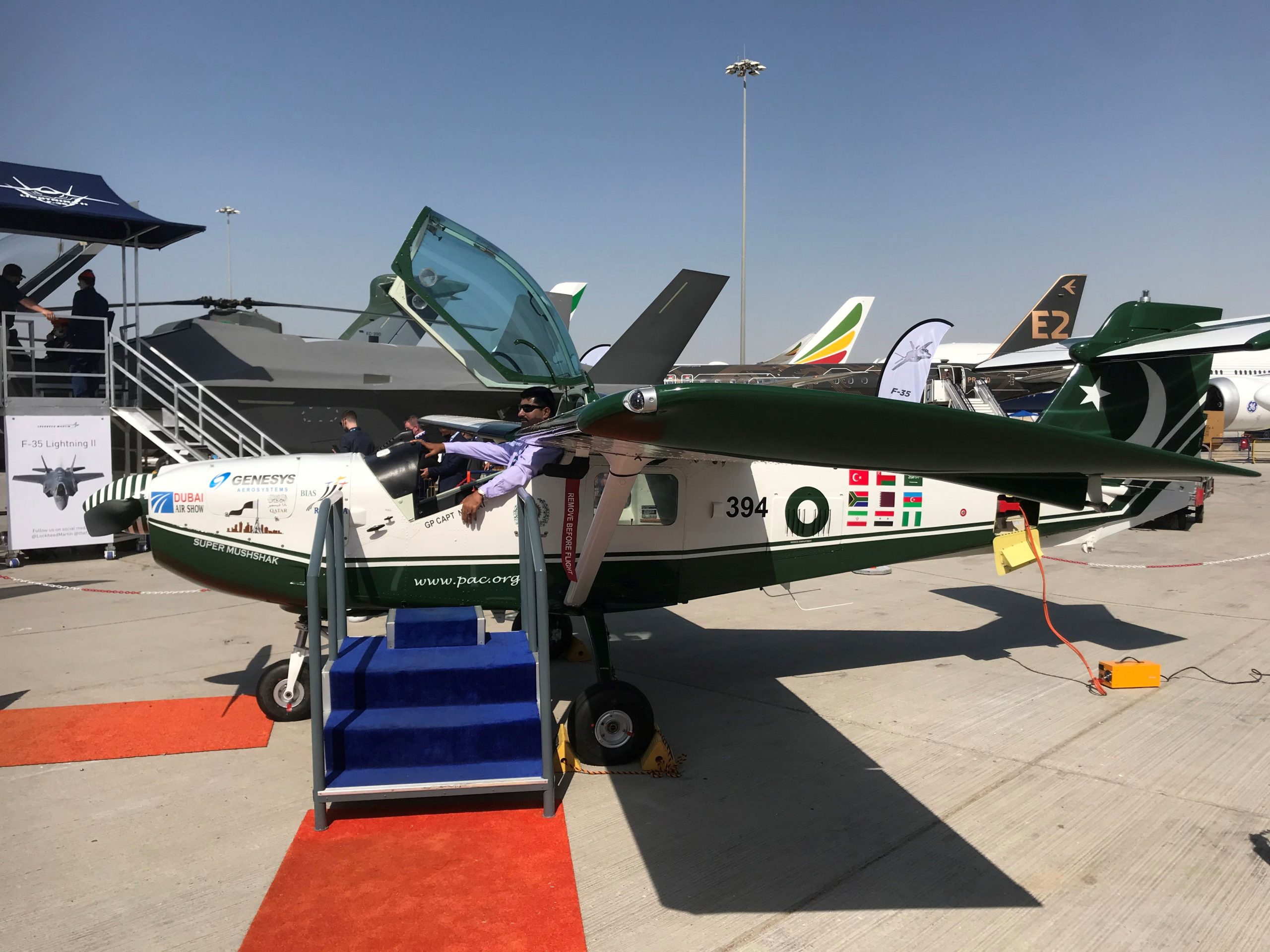 Super Mushshak bonanza en el Salón Aéreo de Dubai