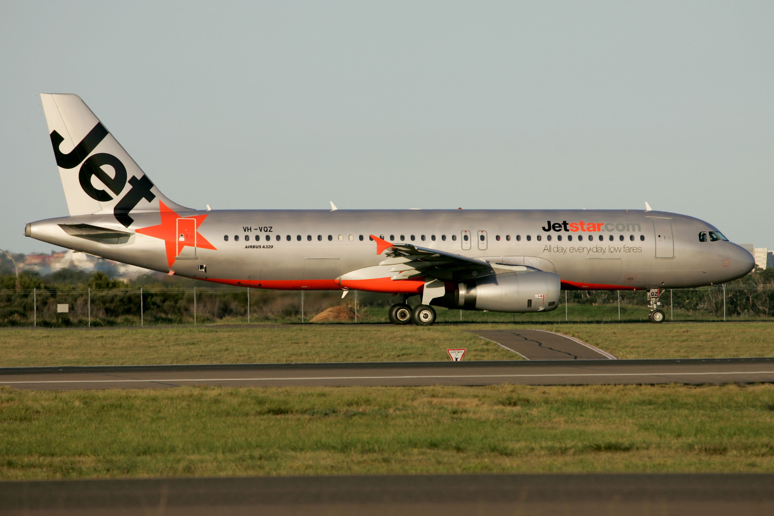 Forgotten screwdriver tip triggered Jetstar A320 engine failure