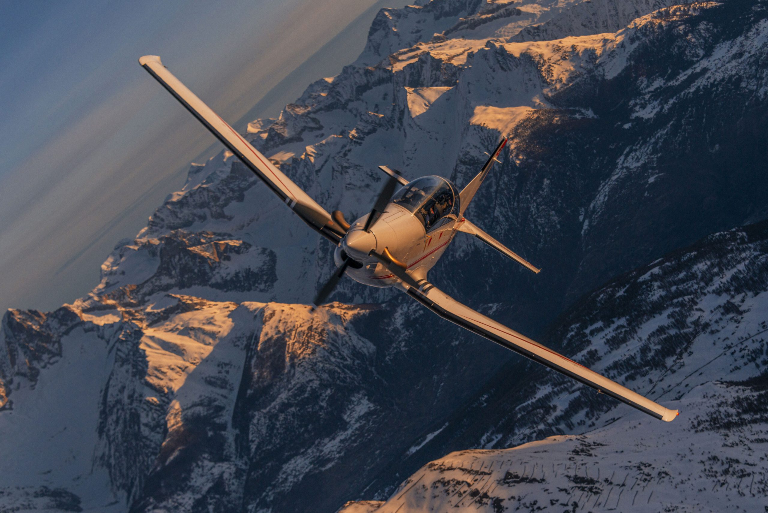 Babcock encarga PC-7 para la formación de pilotos militares franceses y adquiere L-39