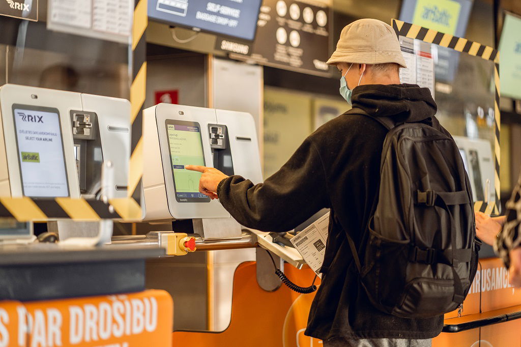 Riga opens new self-service baggage lines