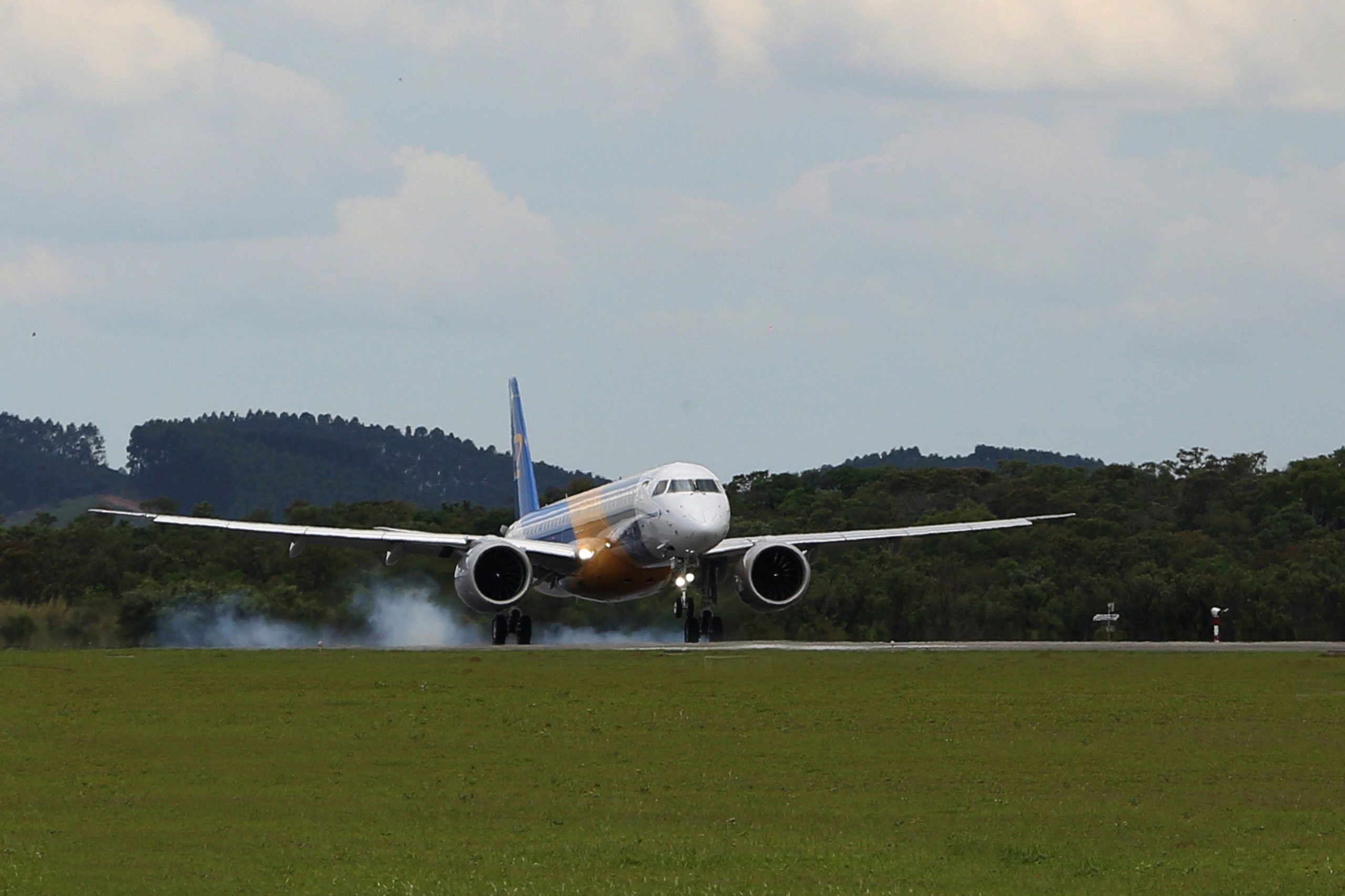 Embraer reveals mystery customer who ordered 30 E195-E2s