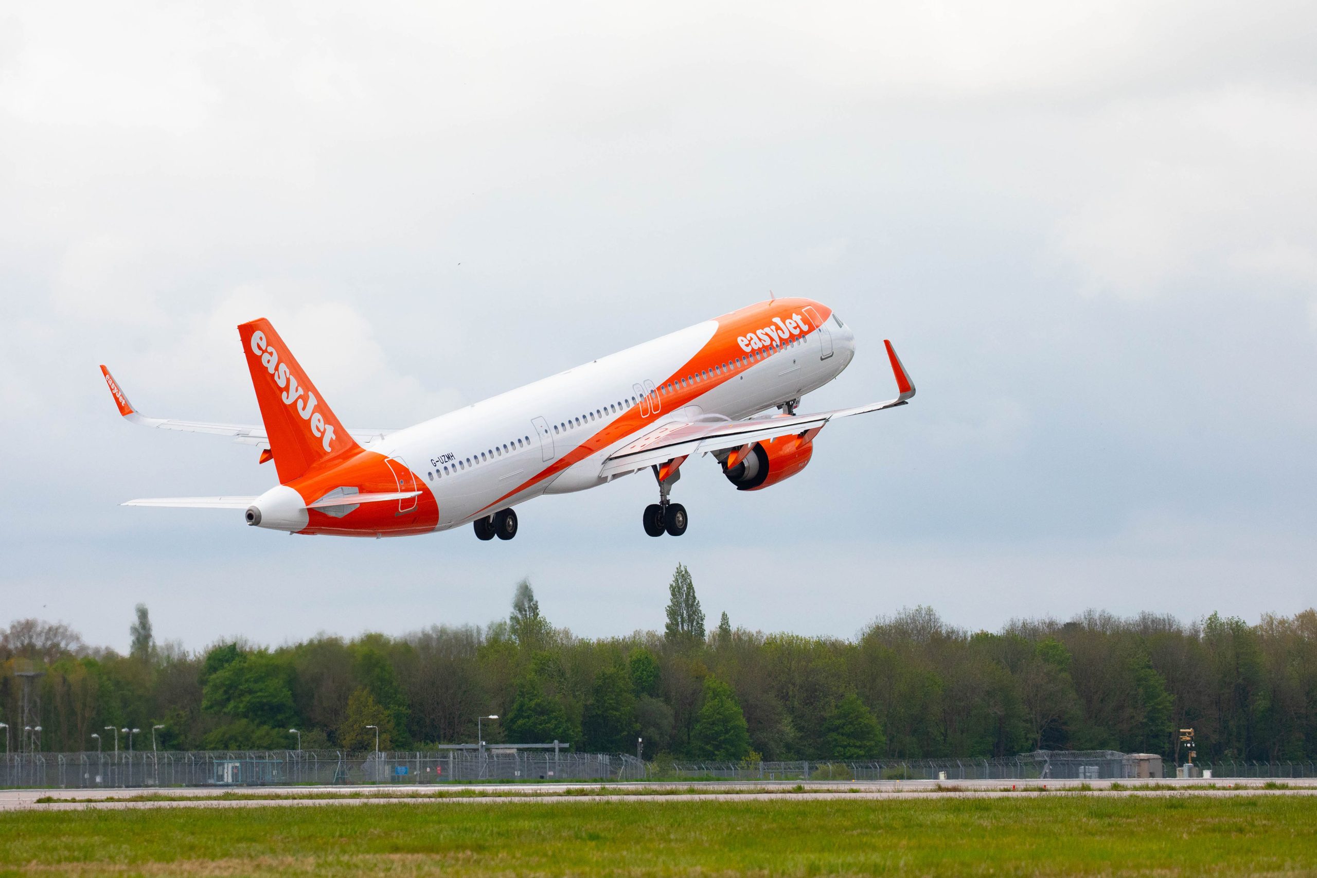 EasyJet unveils its first airport lounge
