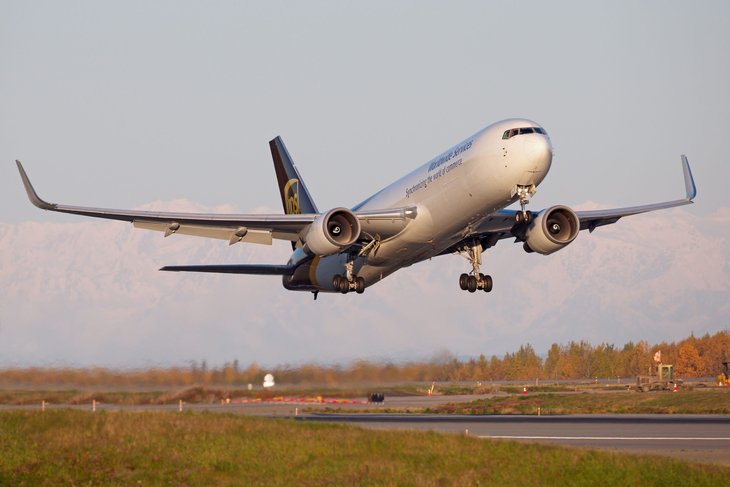 FAA issues warning to Boeing 767 and 757 operators