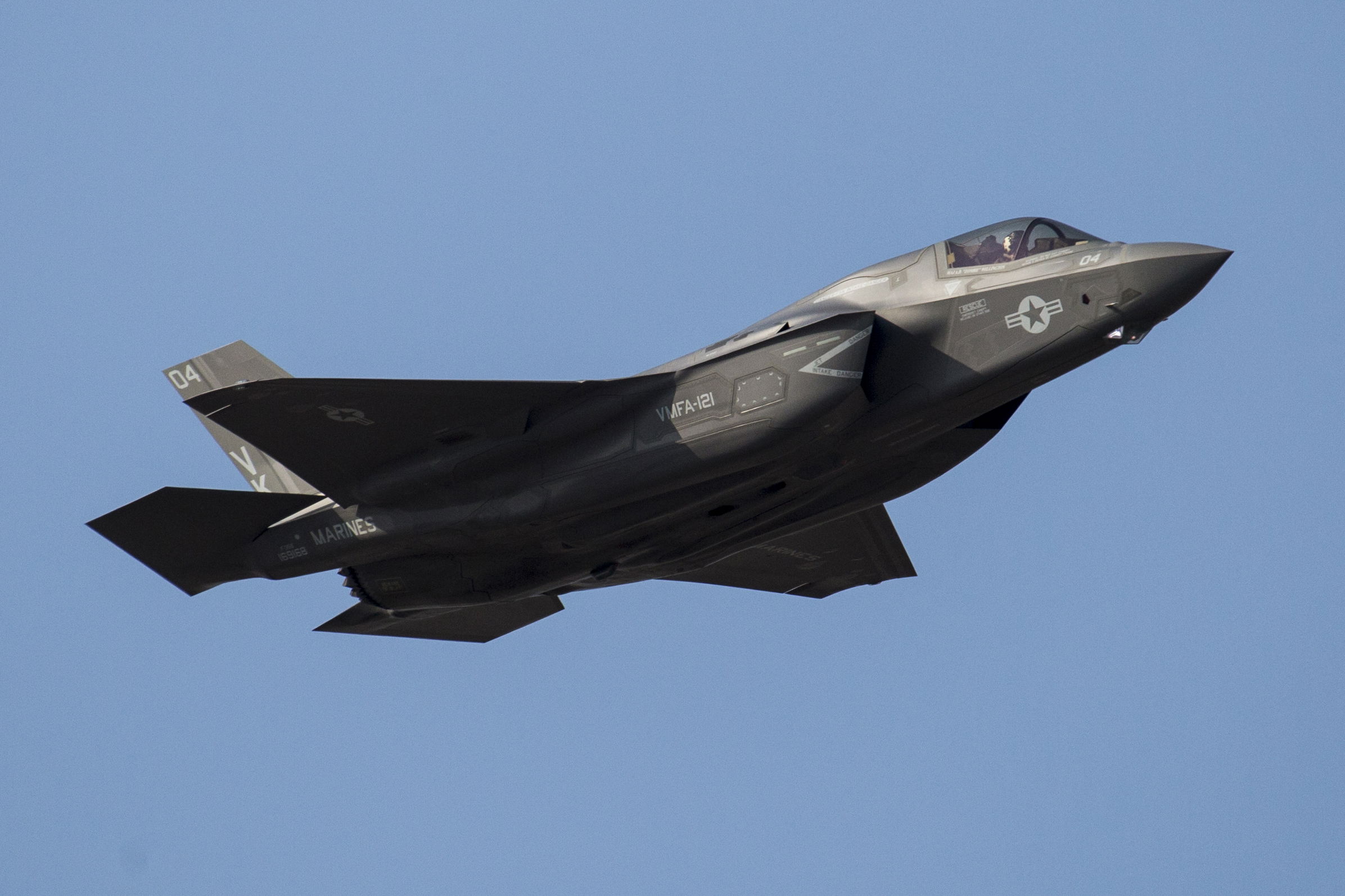 USMC F-35Bs damaged in lightning strike over Japan