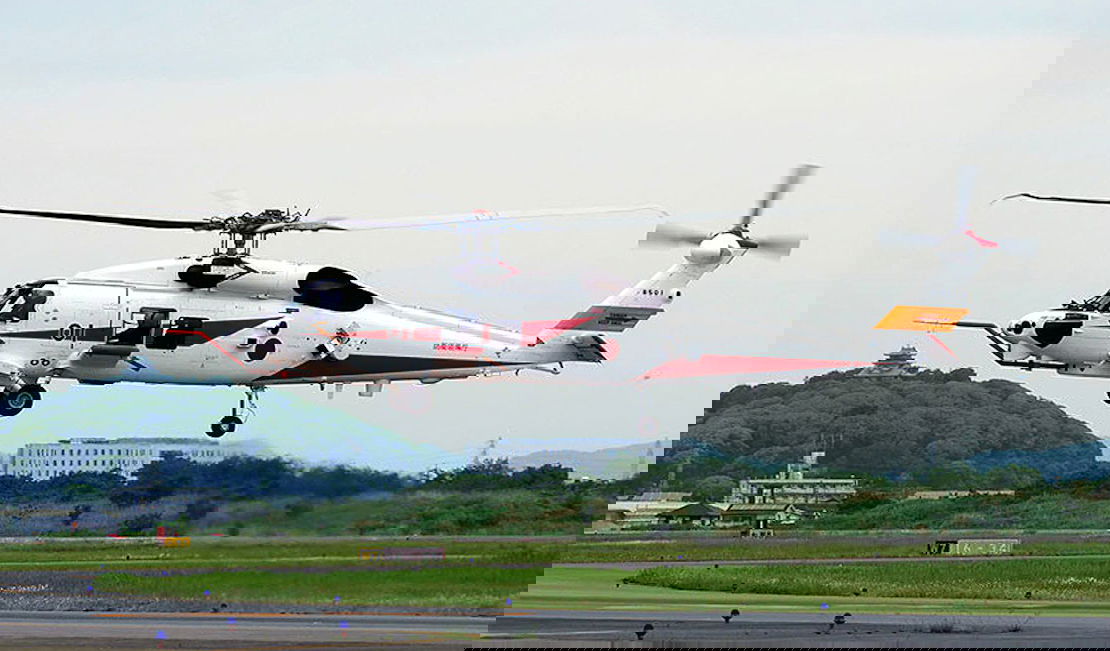 JMSDF's first XSH-60L prototype takes flight