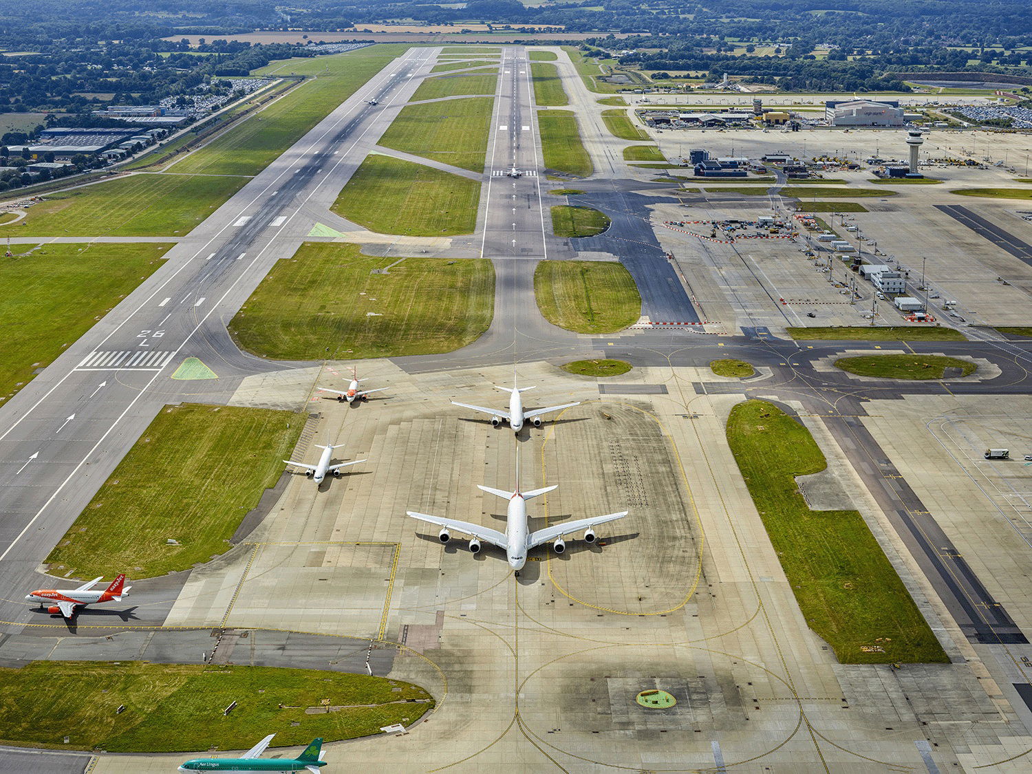 UK Government backs second Gatwick runway