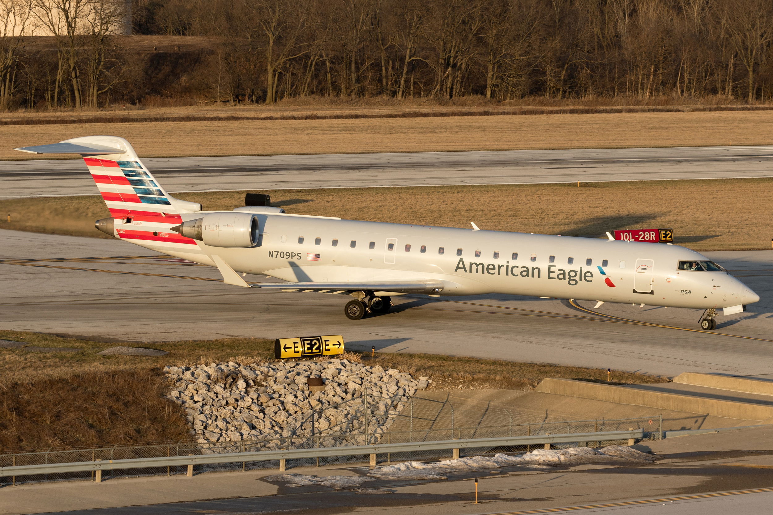 CRJ700 collides with UH-60M Black Hawk over Washington